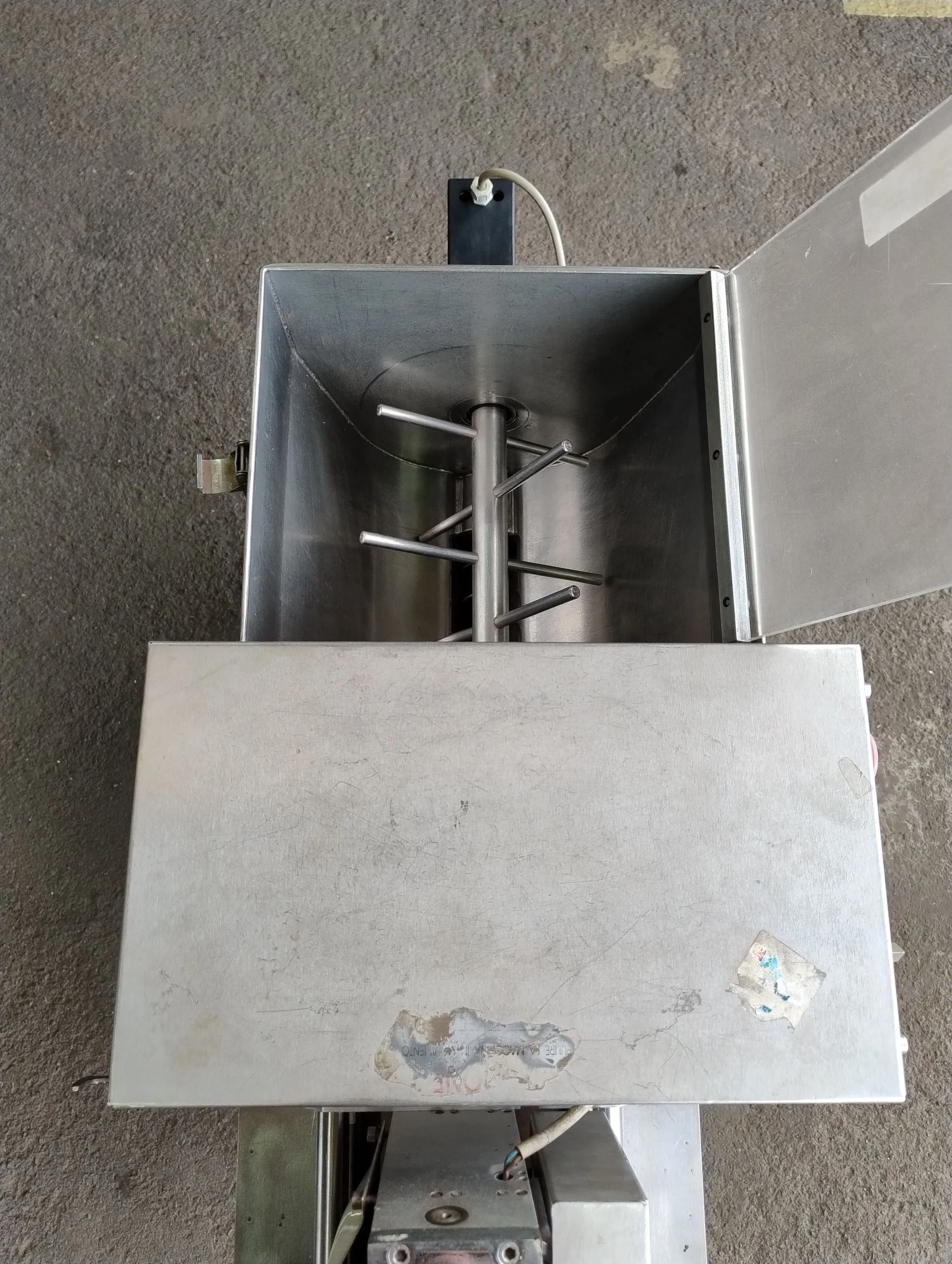 extrusora-de-massas-marca-la-monferrina-capacidade-de-ate-18-kg-h