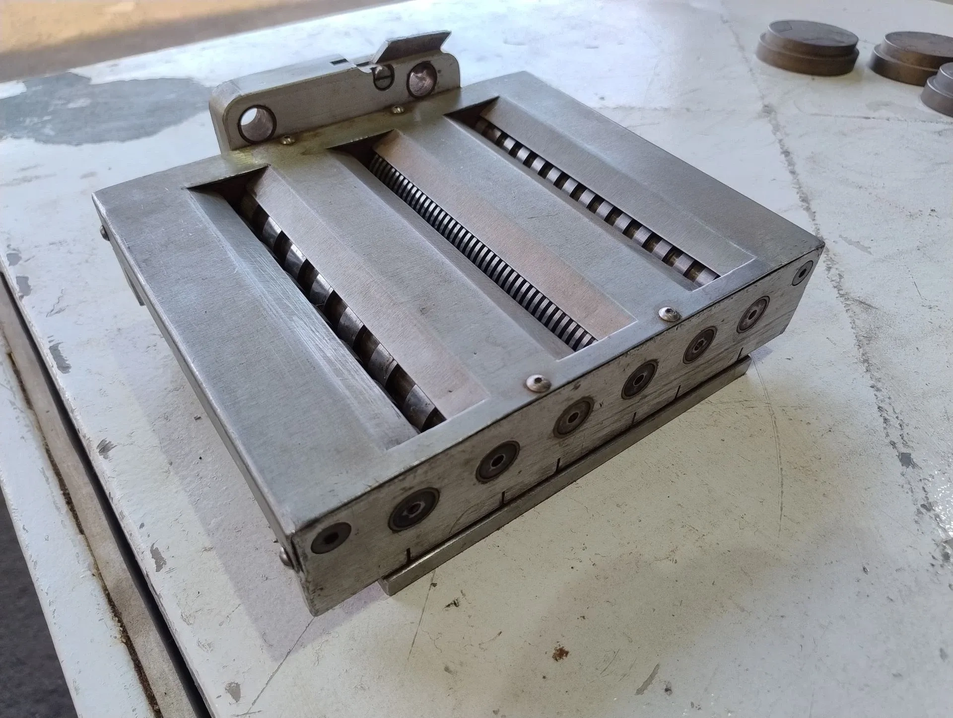 extrusora-de-massas-marca-la-monferrina-capacidade-de-ate-18-kg-h