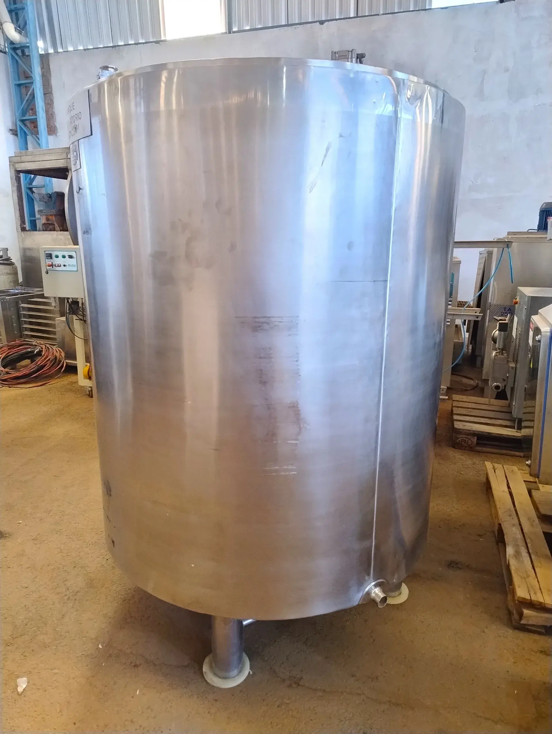 TANQUE PULMÃO COM ISOLAMENTO CAPACIDADE 1500 LITROS