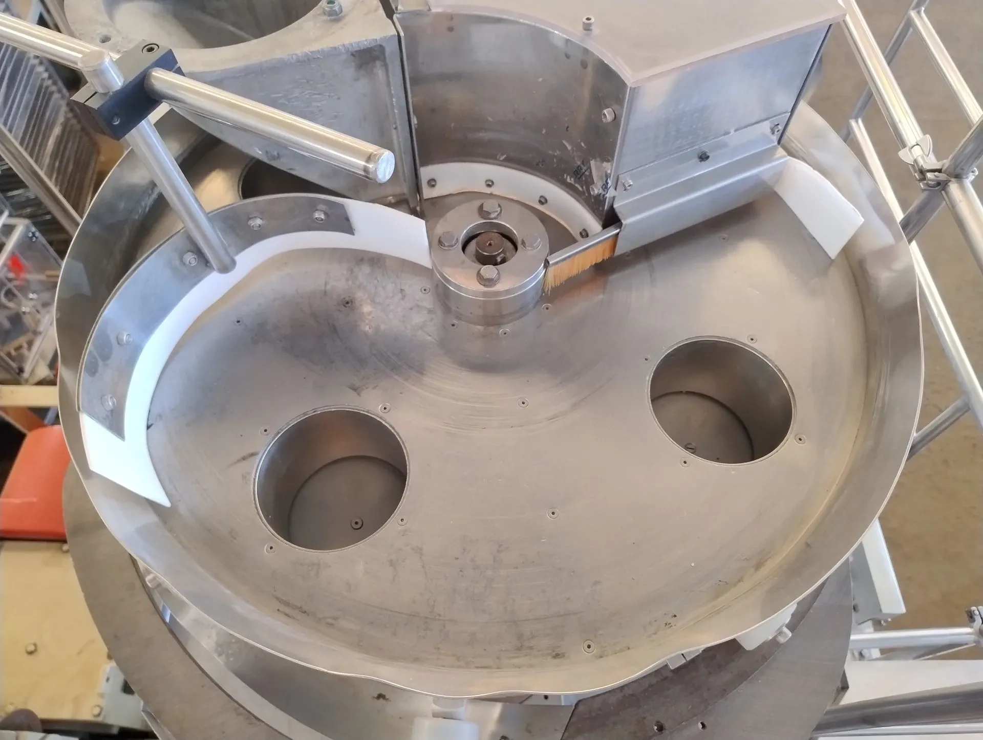 embaladora-empacotadora-volumetrica-vertical-em-aco-inox-marca-sandiacre