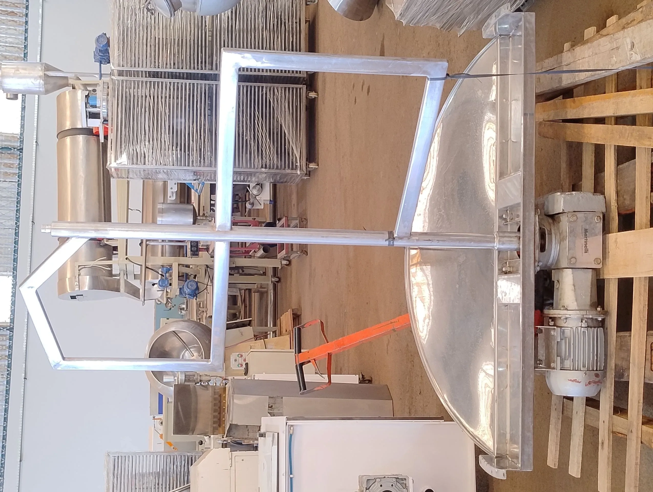 tanque-em-aco-inox-com-agitador-capacidade-2600-litros