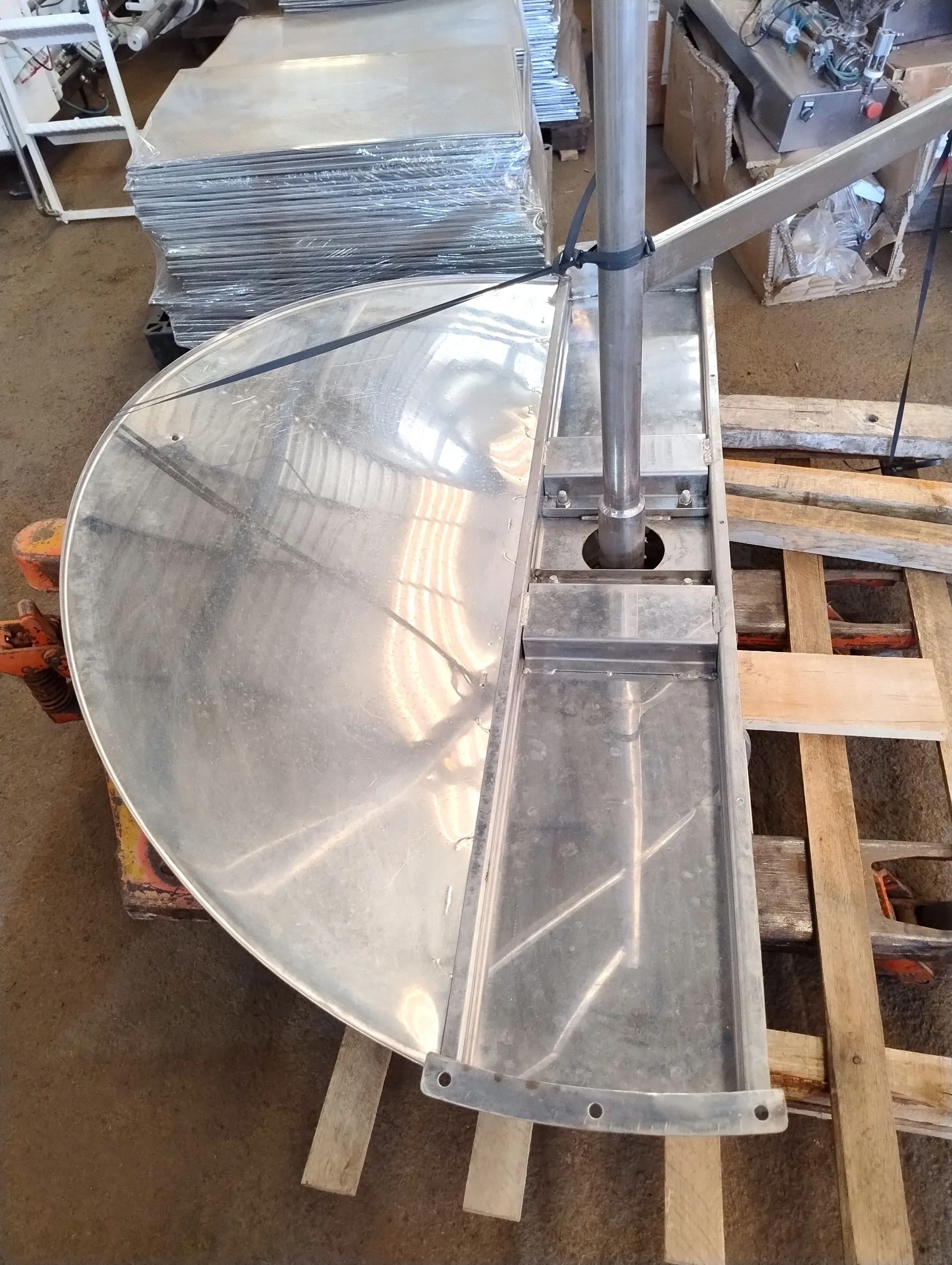 tanque-em-aco-inox-com-agitador-capacidade-2600-litros