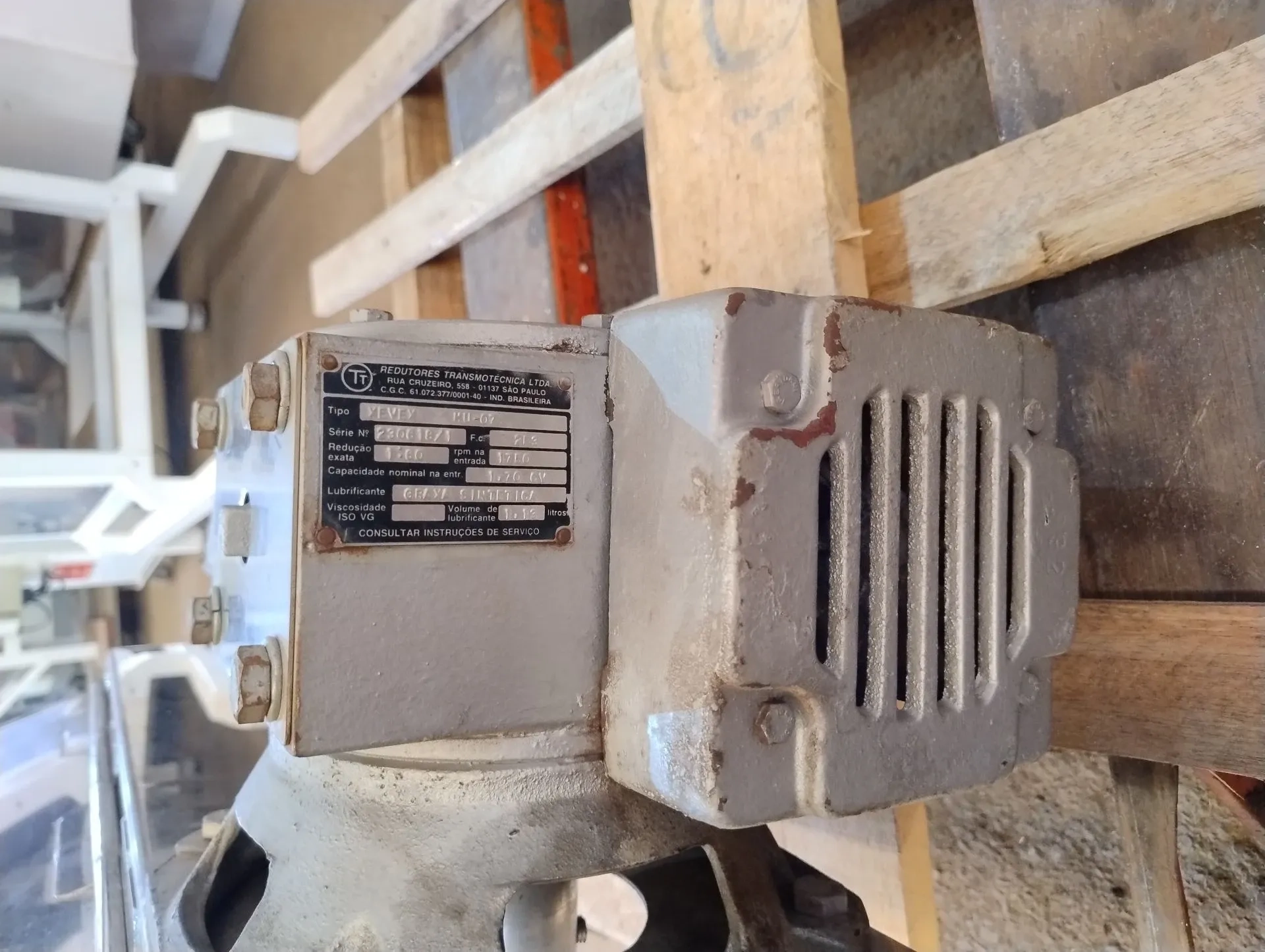 tanque-em-aco-inox-com-agitador-capacidade-2600-litros