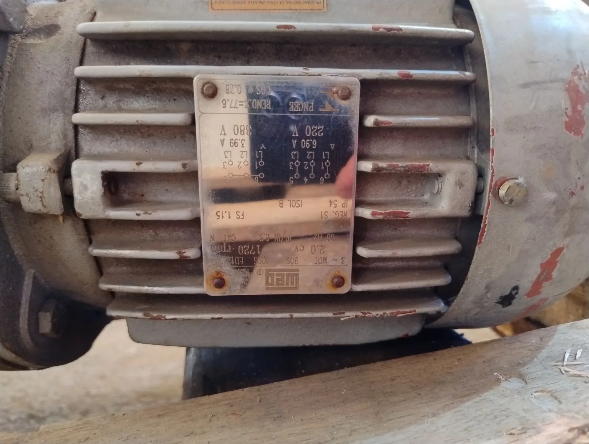 tanque-em-aco-inox-com-agitador-capacidade-2600-litros