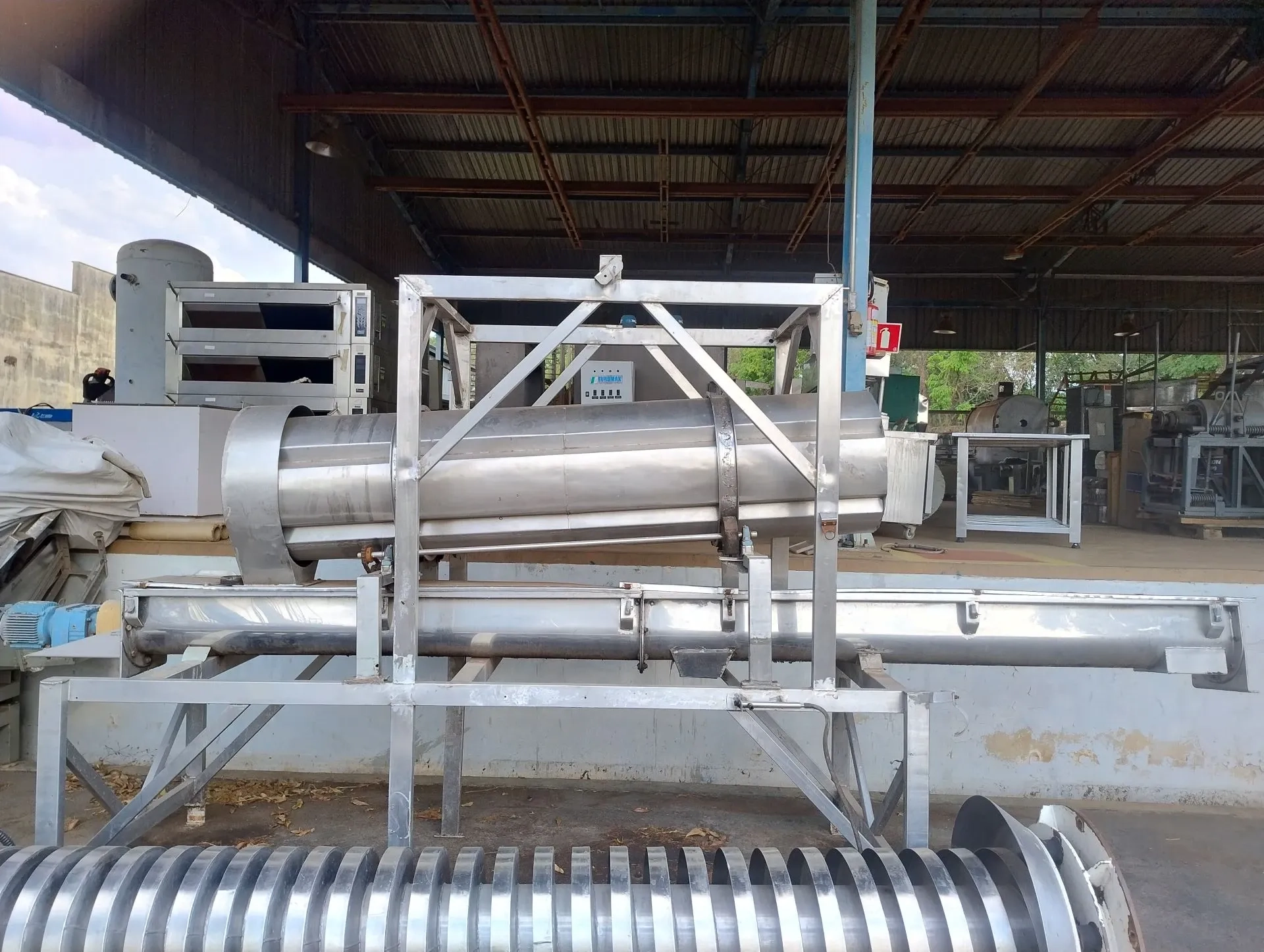 misturador-rotativo-com-rosca-de-extracao