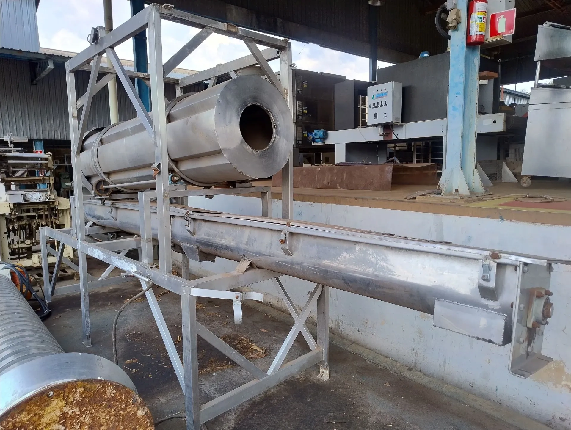 misturador-rotativo-com-rosca-de-extracao