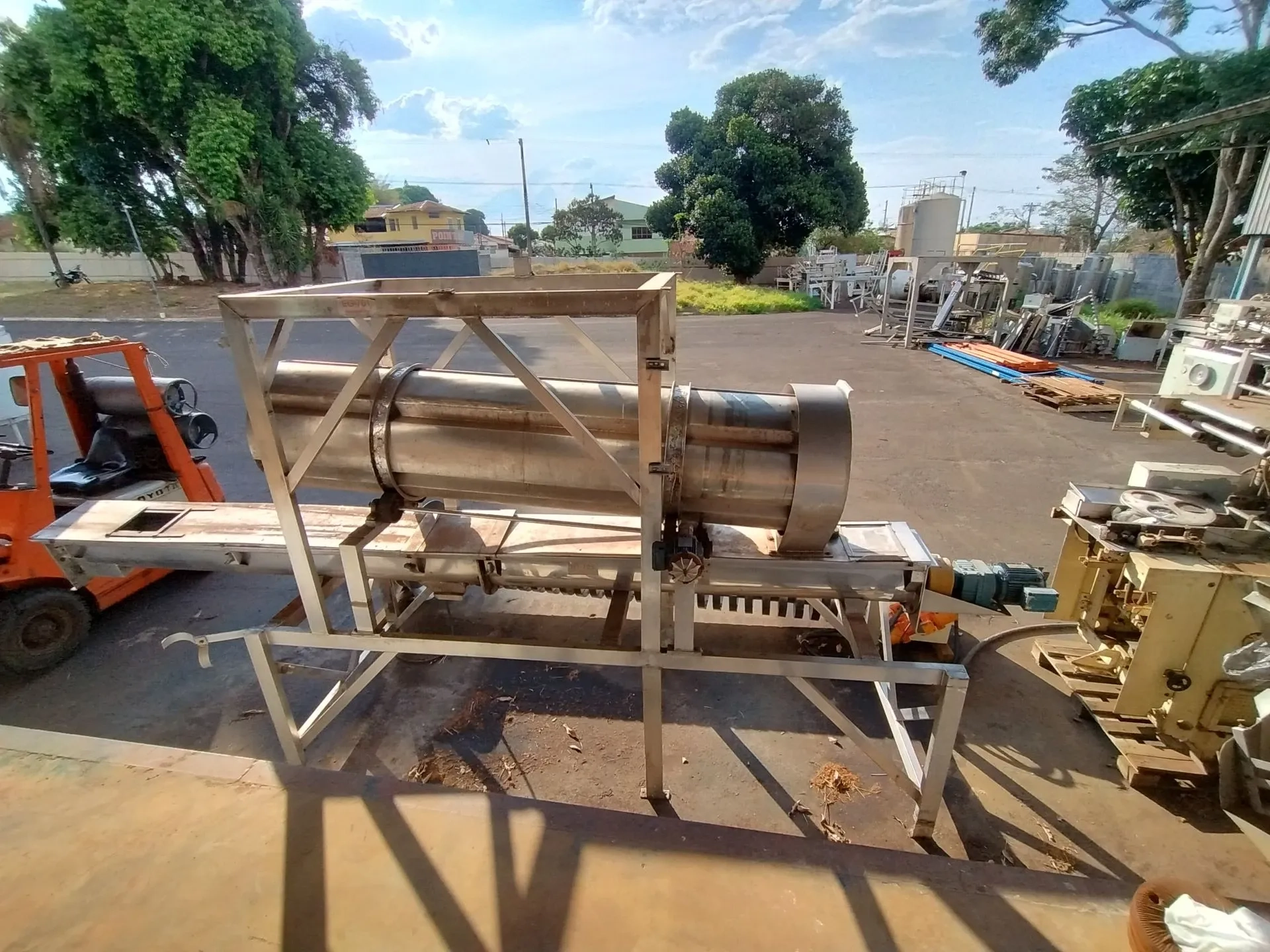 misturador-rotativo-com-rosca-de-extracao