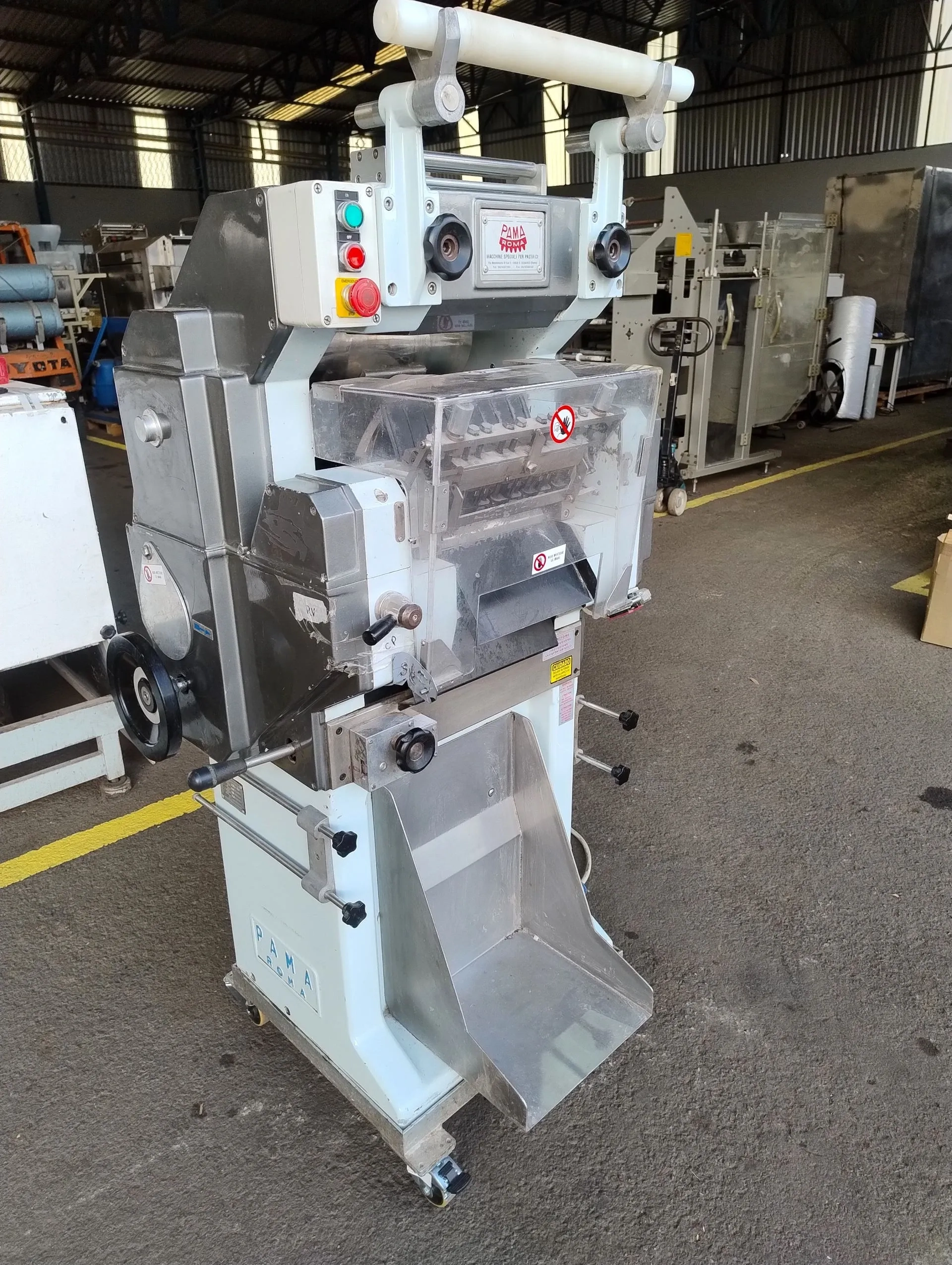 capeleteira-ravioleteira-marca-pama-roma-capacidade-30-kg-hora