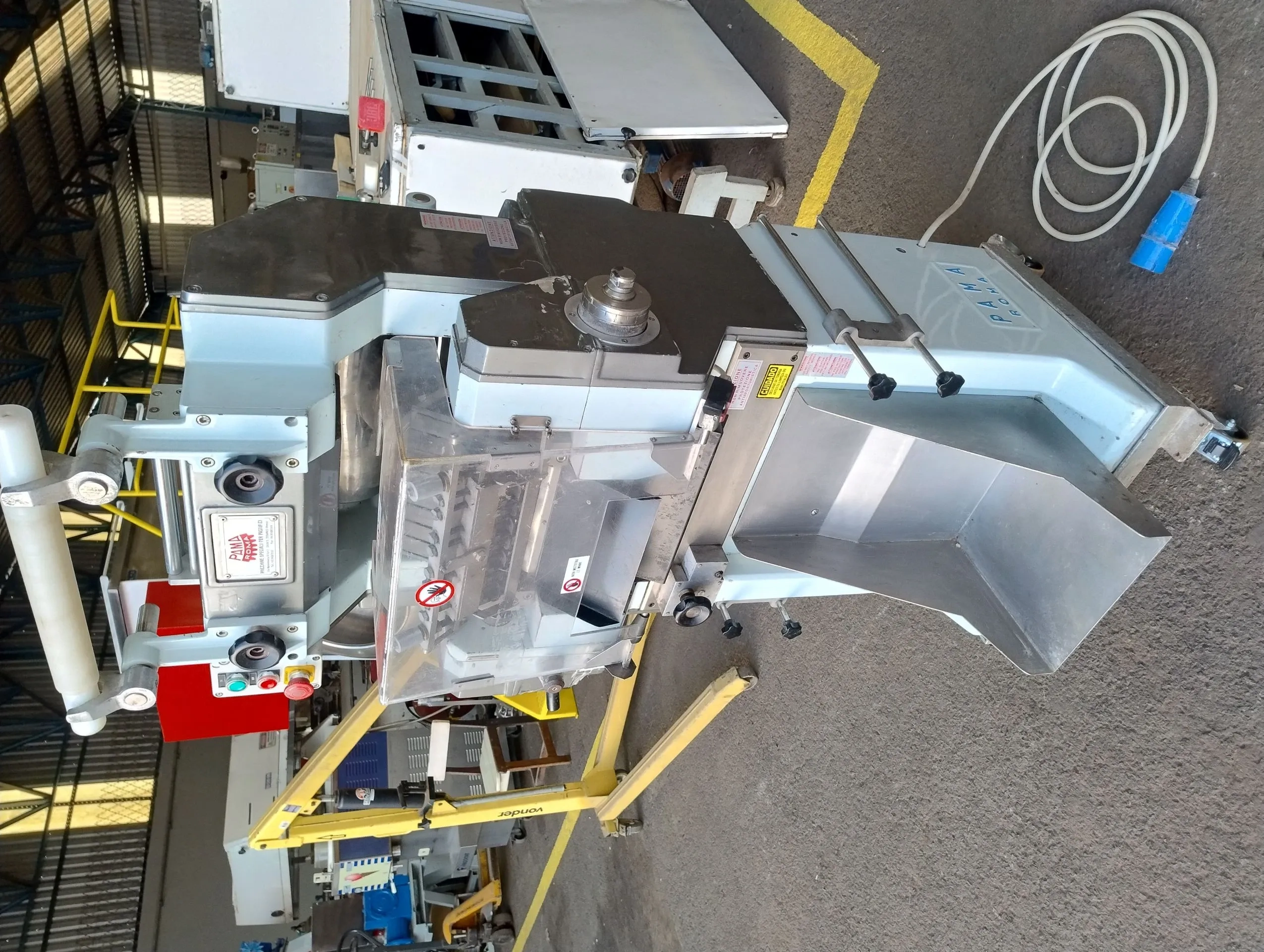 capeleteira-ravioleteira-marca-pama-roma-capacidade-30-kg-hora