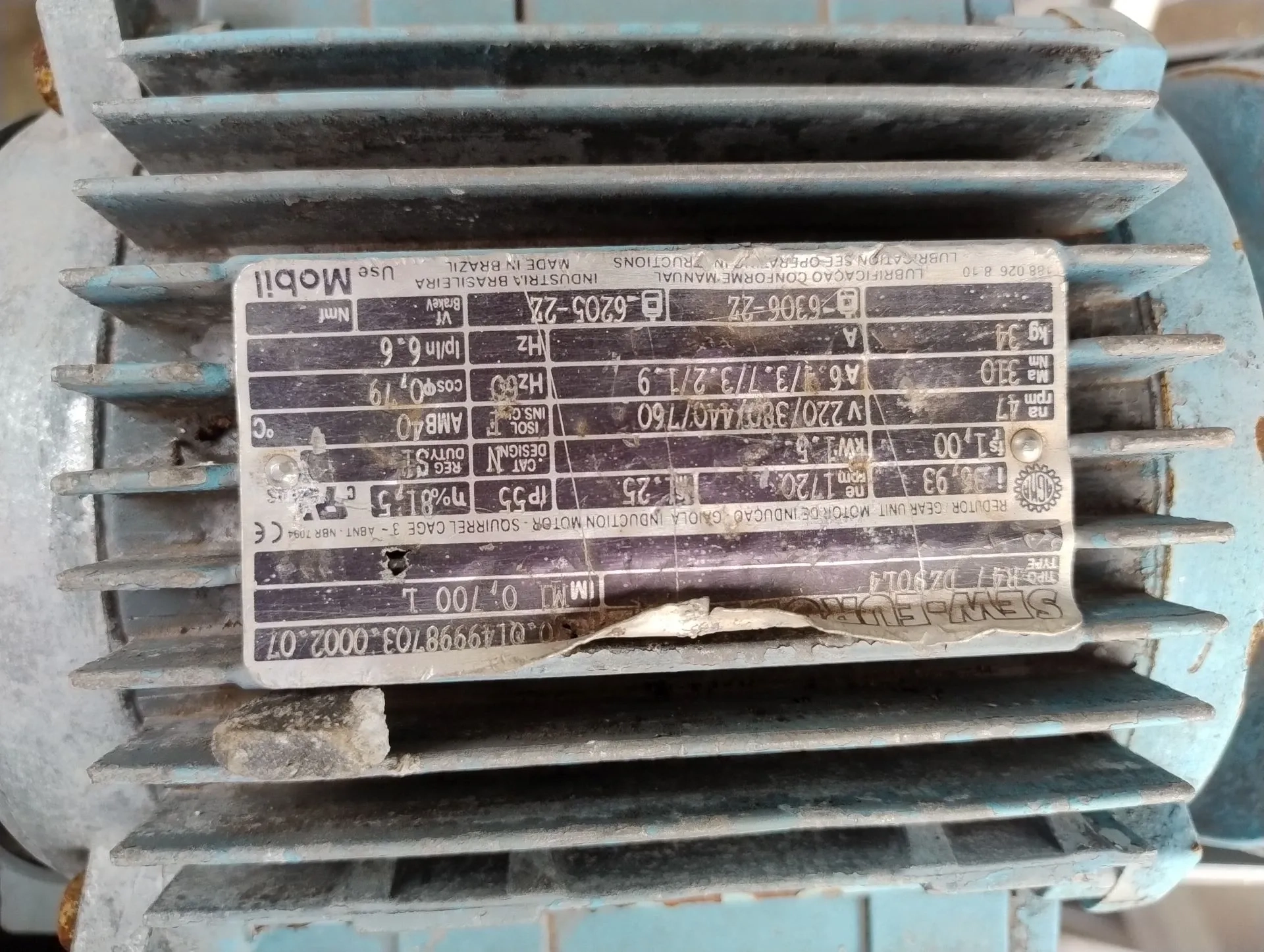 misturador-rotativo-com-rosca-de-extracao