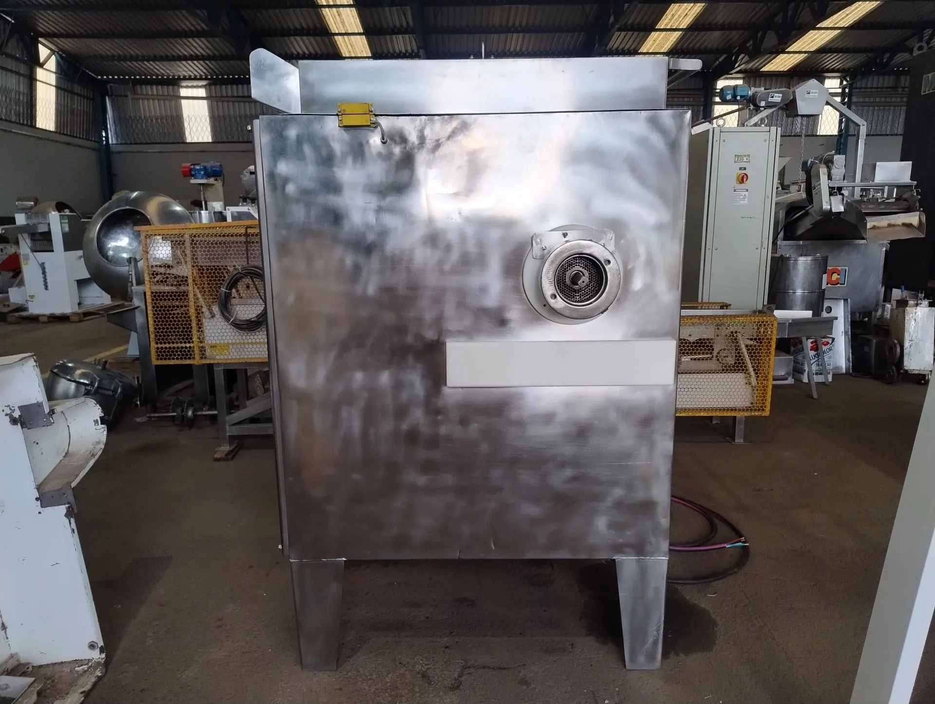 moedor-de-carnes-industrial-marca-ibrasmak