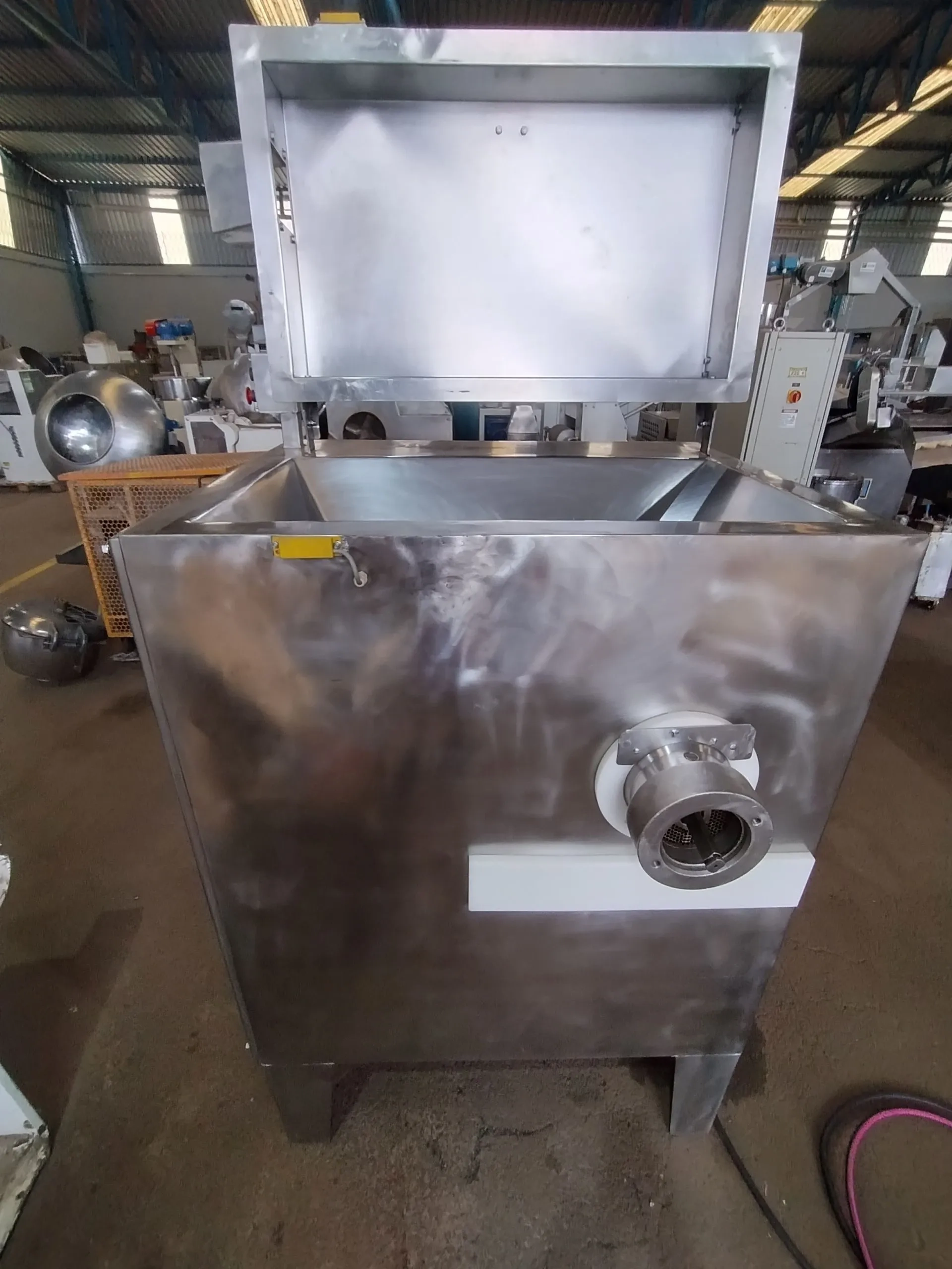 moedor-de-carnes-industrial-marca-ibrasmak