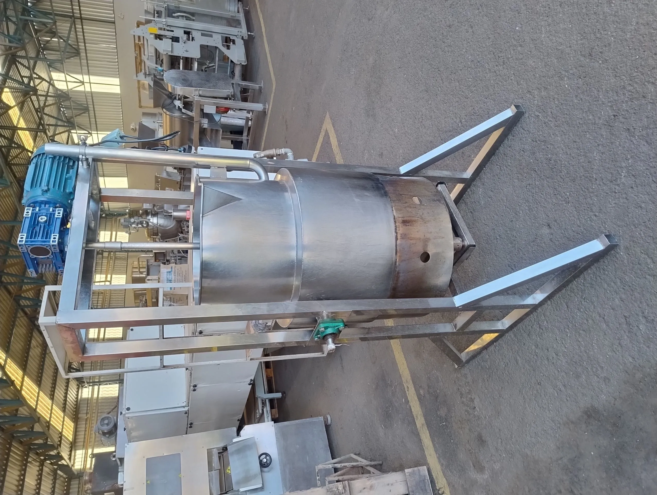 tacho-cozinhador-encamisado-a-gas-basculante-capacidade-100-litros