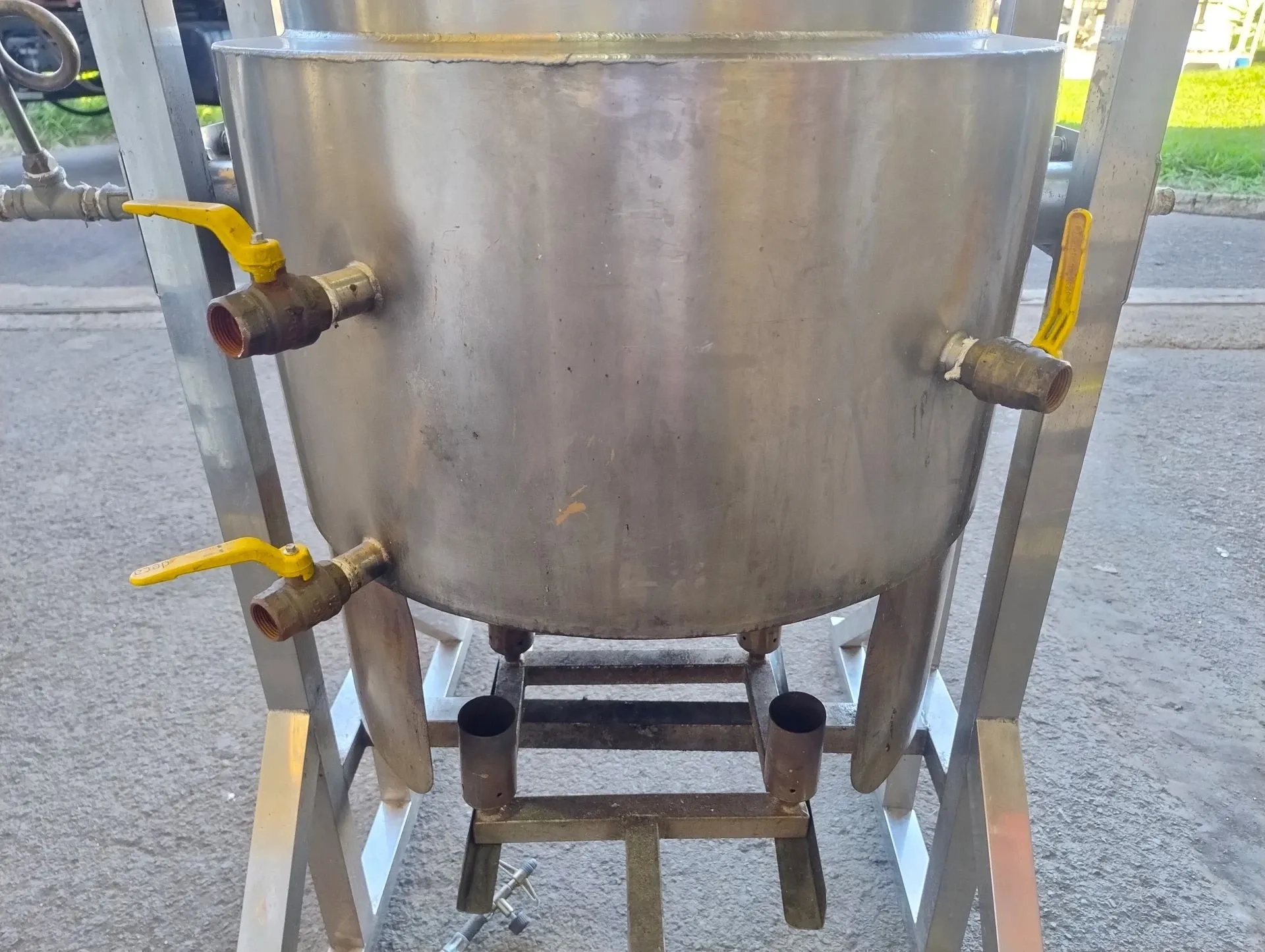 tacho-cozinhador-encamisado-a-gas-basculante-capacidade-100-litros