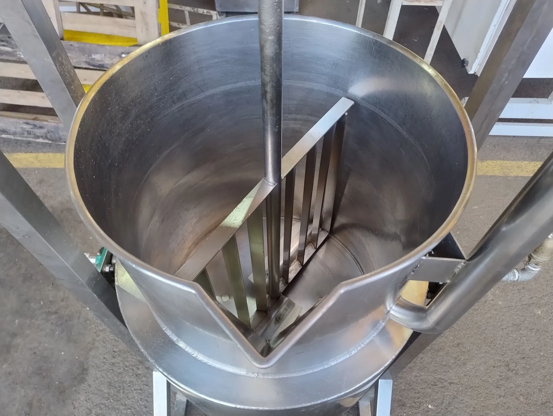 tacho-cozinhador-encamisado-a-gas-basculante-capacidade-100-litros