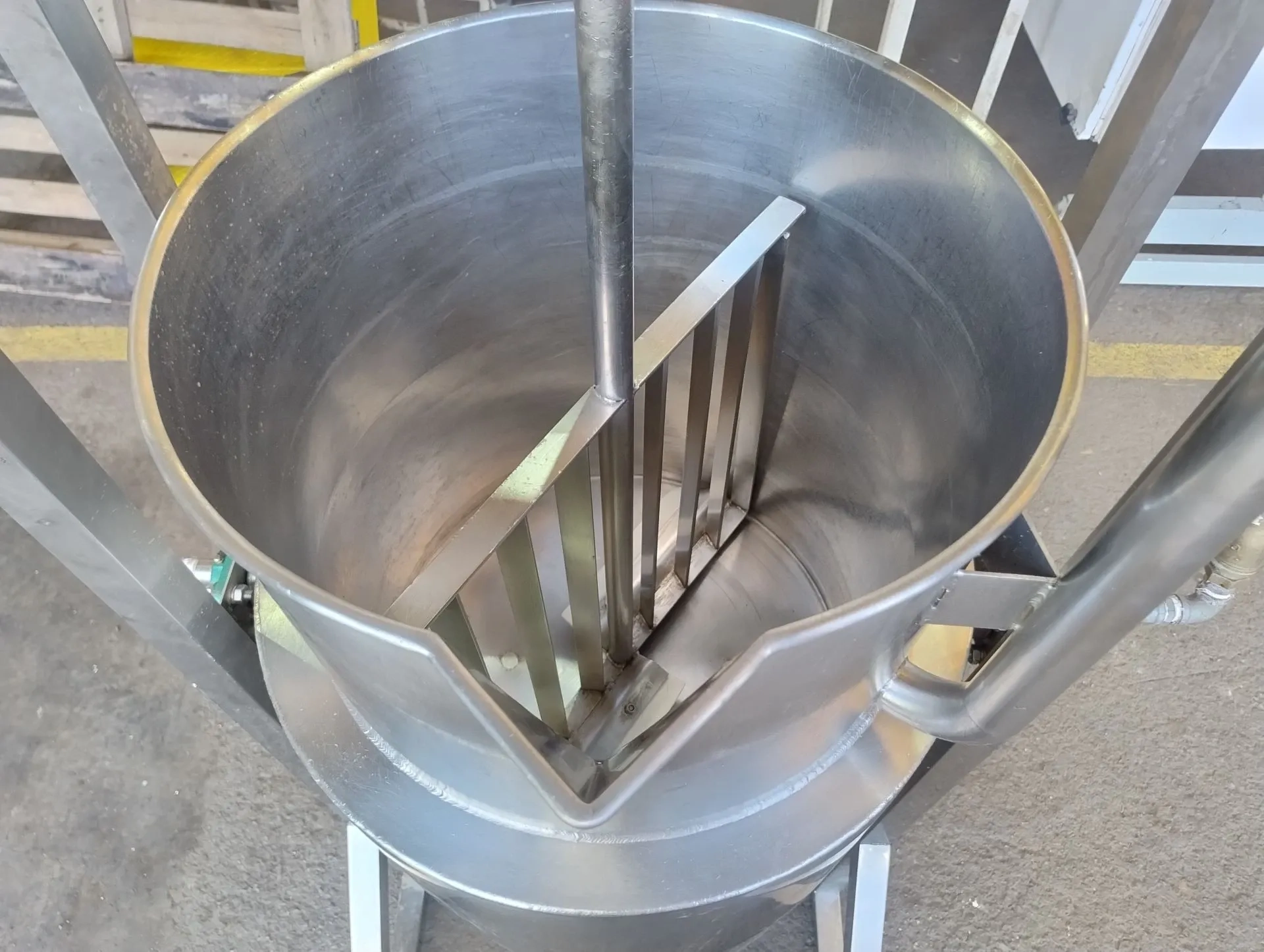 tacho-cozinhador-encamisado-a-gas-basculante-capacidade-100-litros