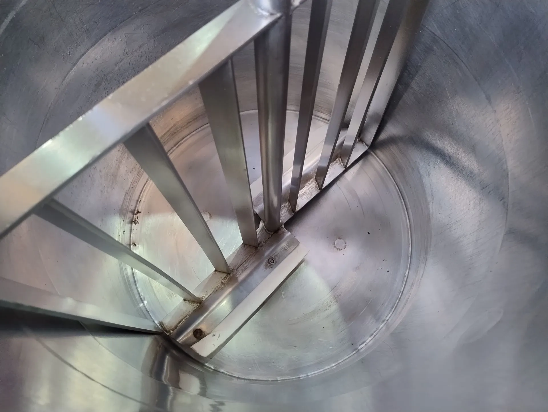 tacho-cozinhador-encamisado-a-gas-basculante-capacidade-100-litros