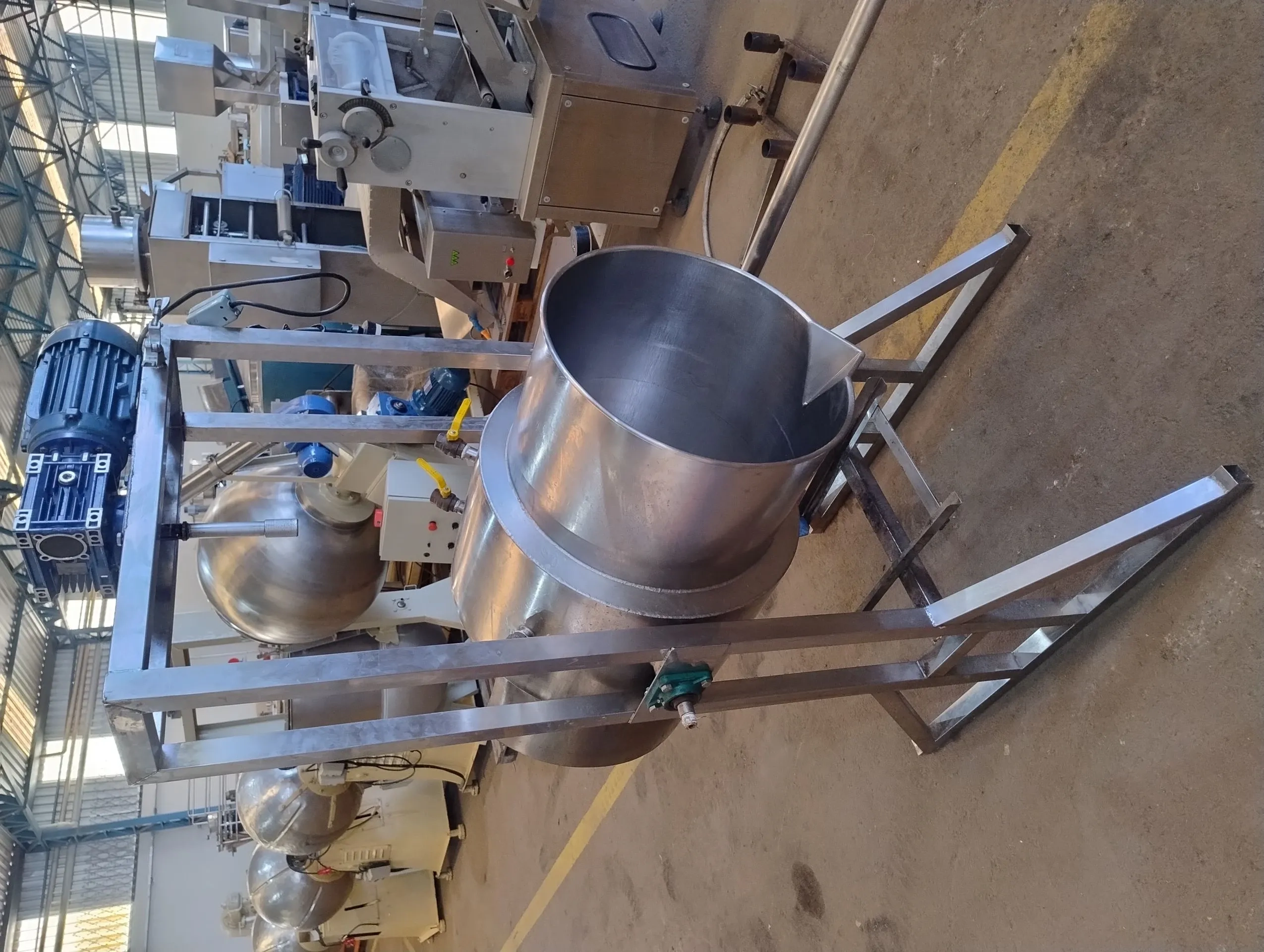 tacho-cozinhador-encamisado-a-gas-basculante-capacidade-100-litros