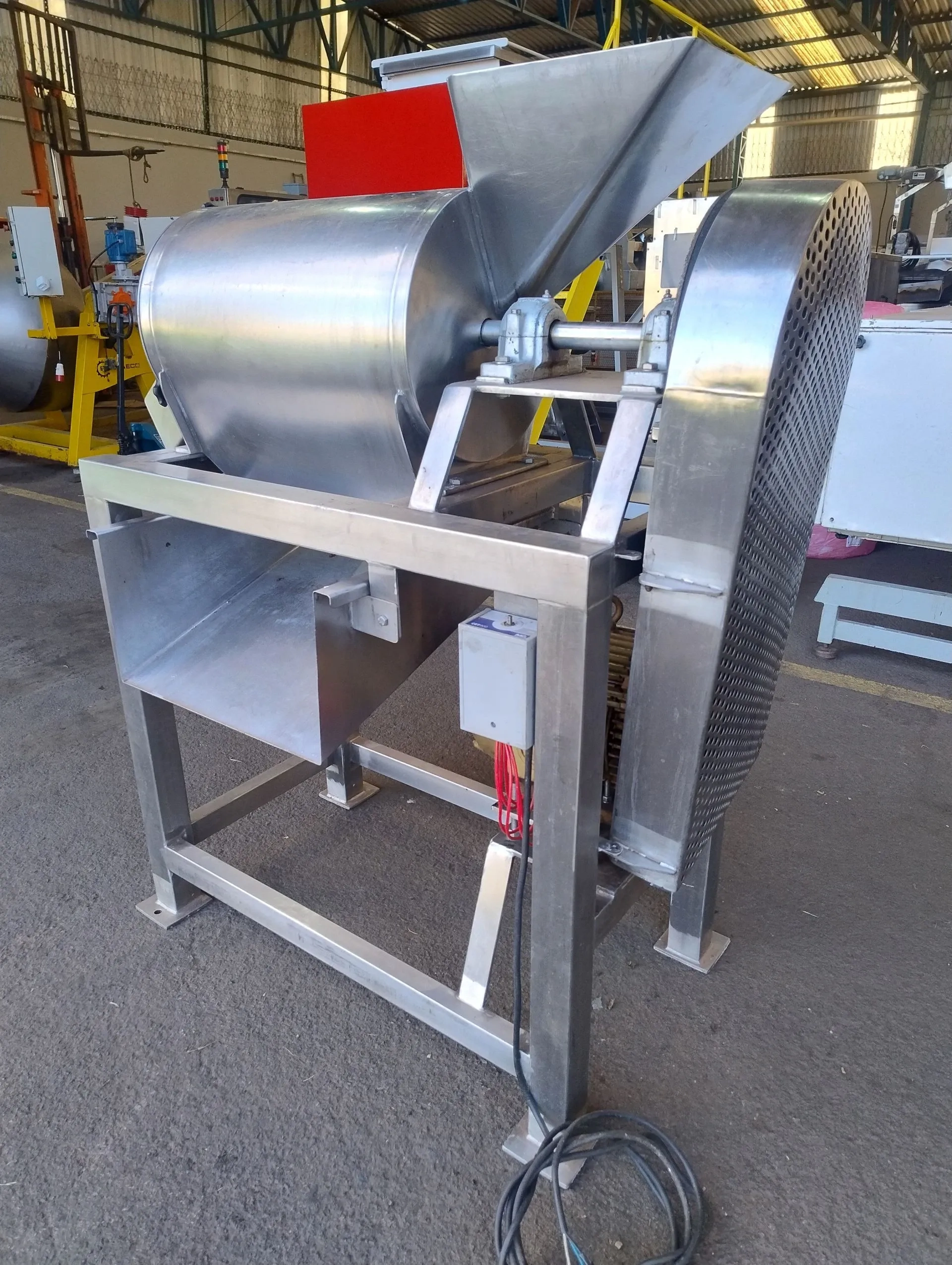 despolpadeira-horizontal-de-1-estagio-marca-mecamau