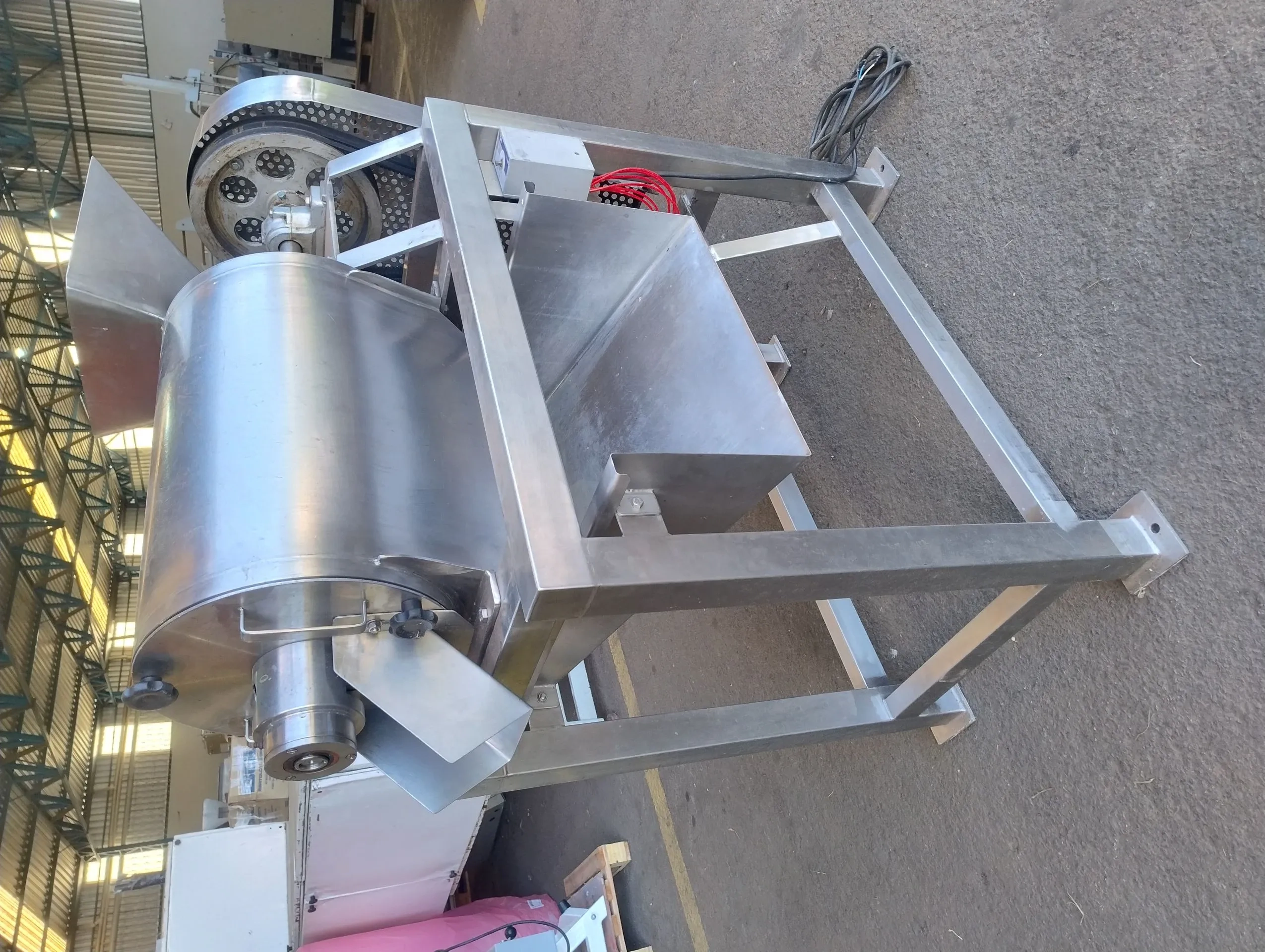 despolpadeira-horizontal-de-1-estagio-marca-mecamau