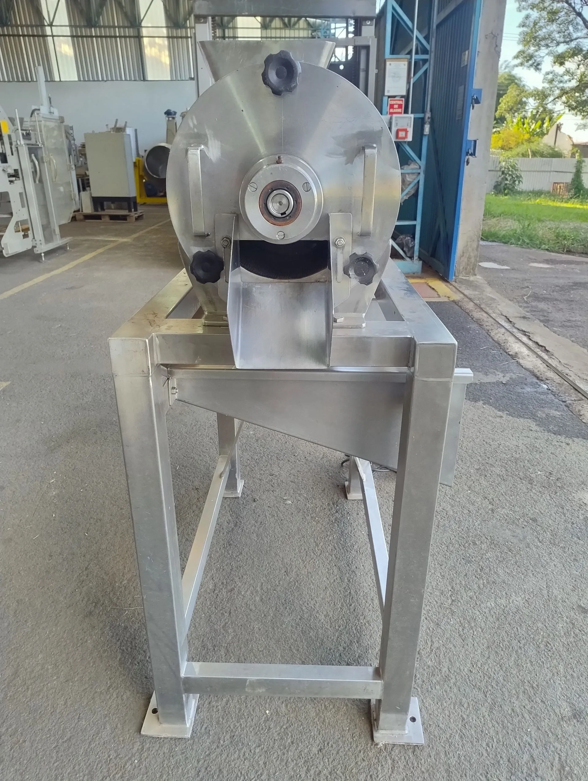 despolpadeira-horizontal-de-1-estagio-marca-mecamau