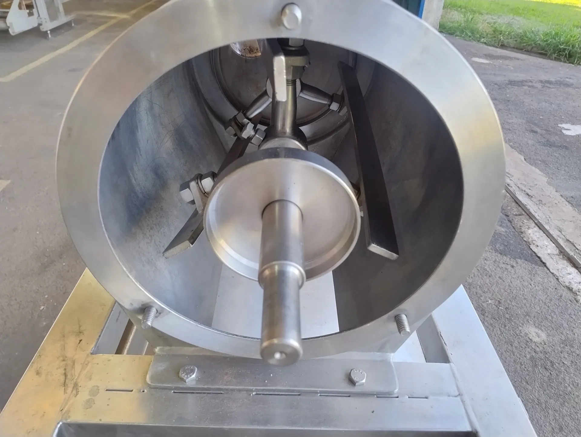 despolpadeira-horizontal-de-1-estagio-marca-mecamau