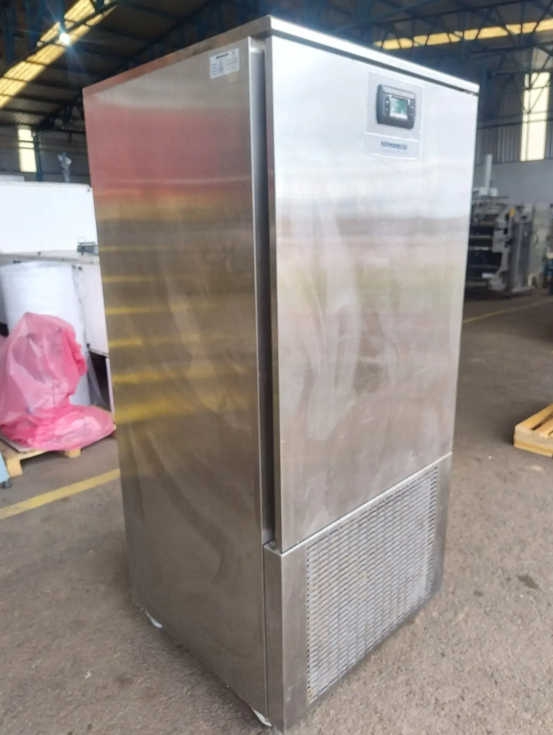 ULTRACONGELADOR MARCA PRÁTICA