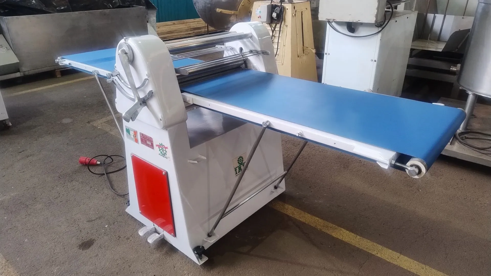 laminadora-de-massas-marca-iam-largura-600-mm