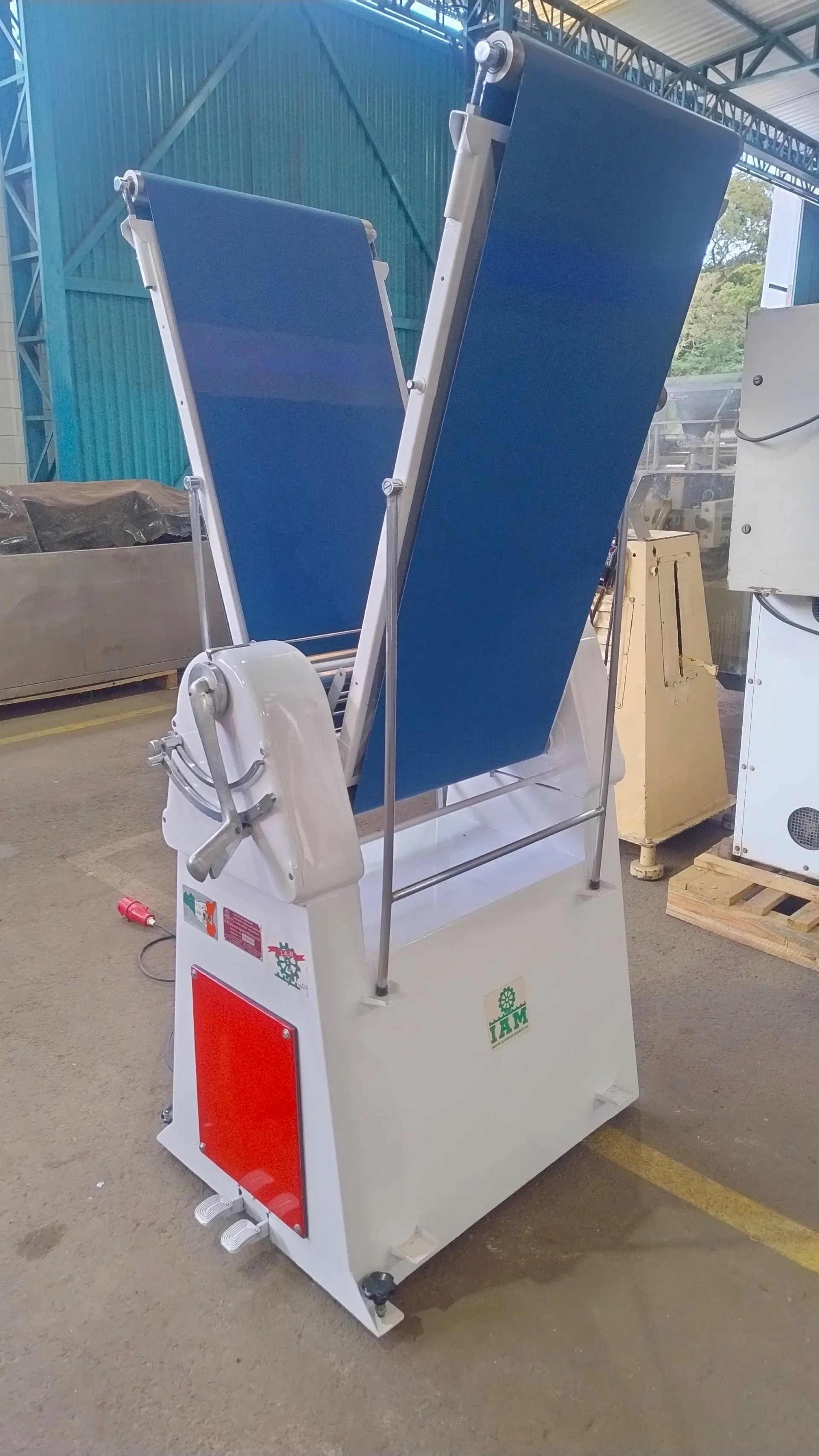 laminadora-de-massas-marca-iam-largura-600-mm