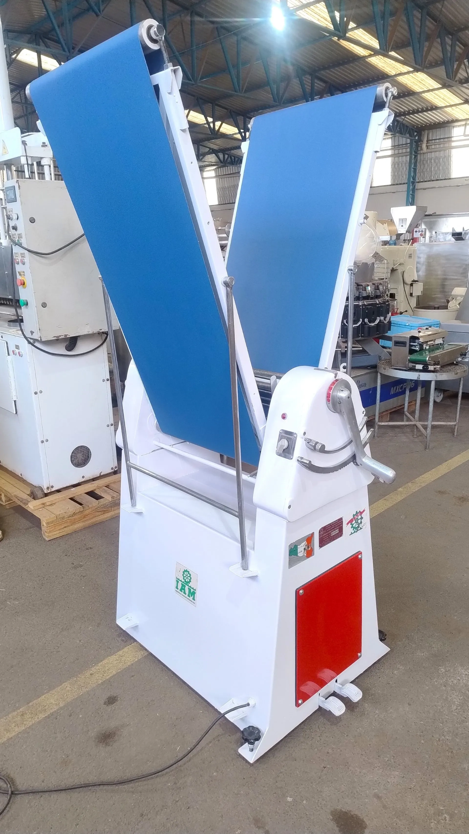 laminadora-de-massas-marca-iam-largura-600-mm