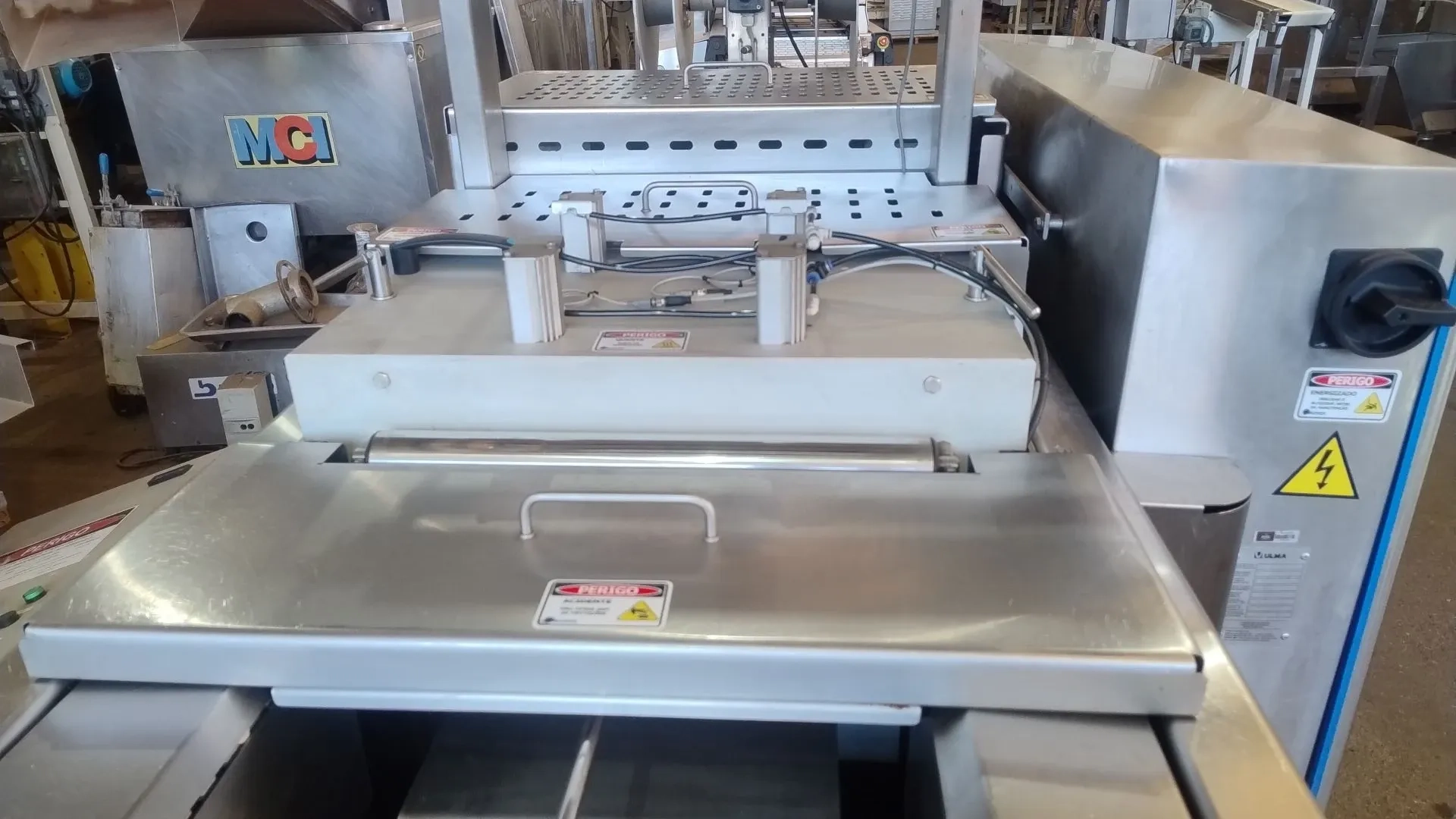 termoformadora-marca-ulma-modelo-tfs200