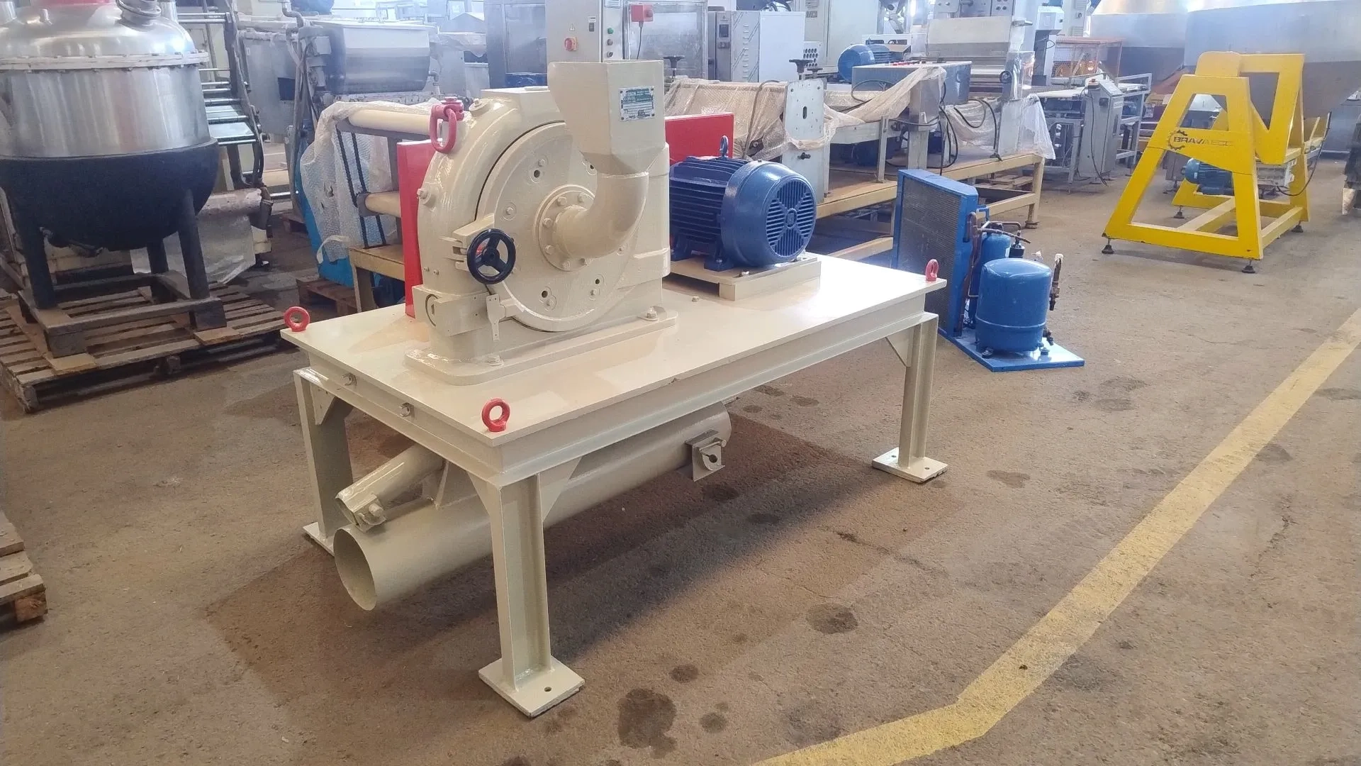 moin-universu-rot-de-pin-300-kg-netzch-condux-cum300