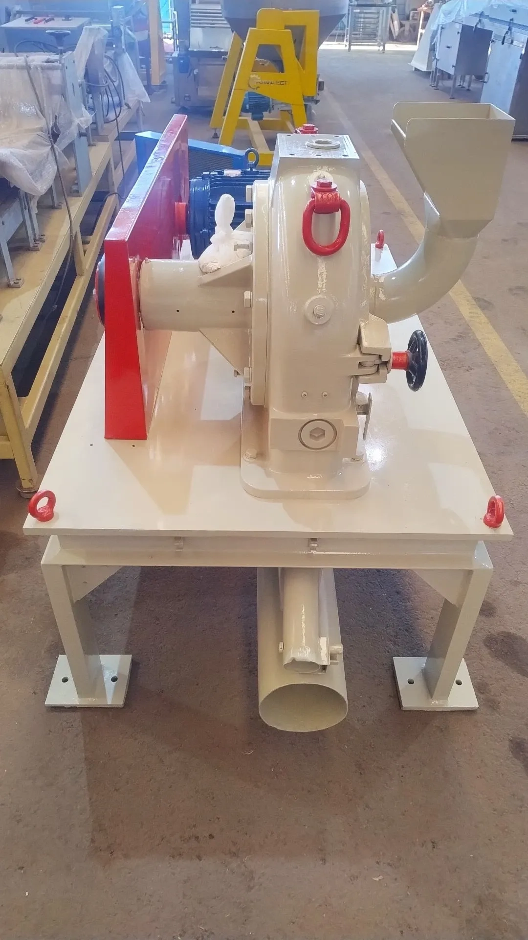 moin-universu-rot-de-pin-300-kg-netzch-condux-cum300