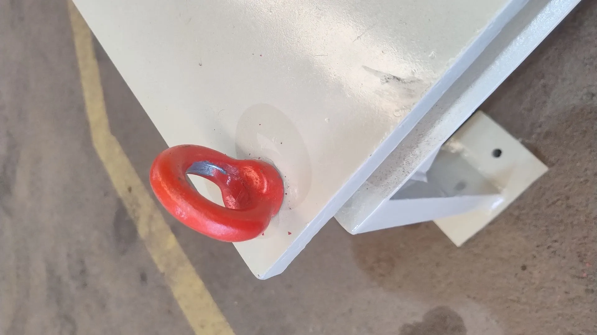 moin-universu-rot-de-pin-300-kg-netzch-condux-cum300