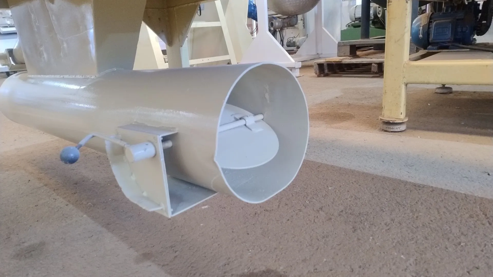 moin-universu-rot-de-pin-300-kg-netzch-condux-cum300