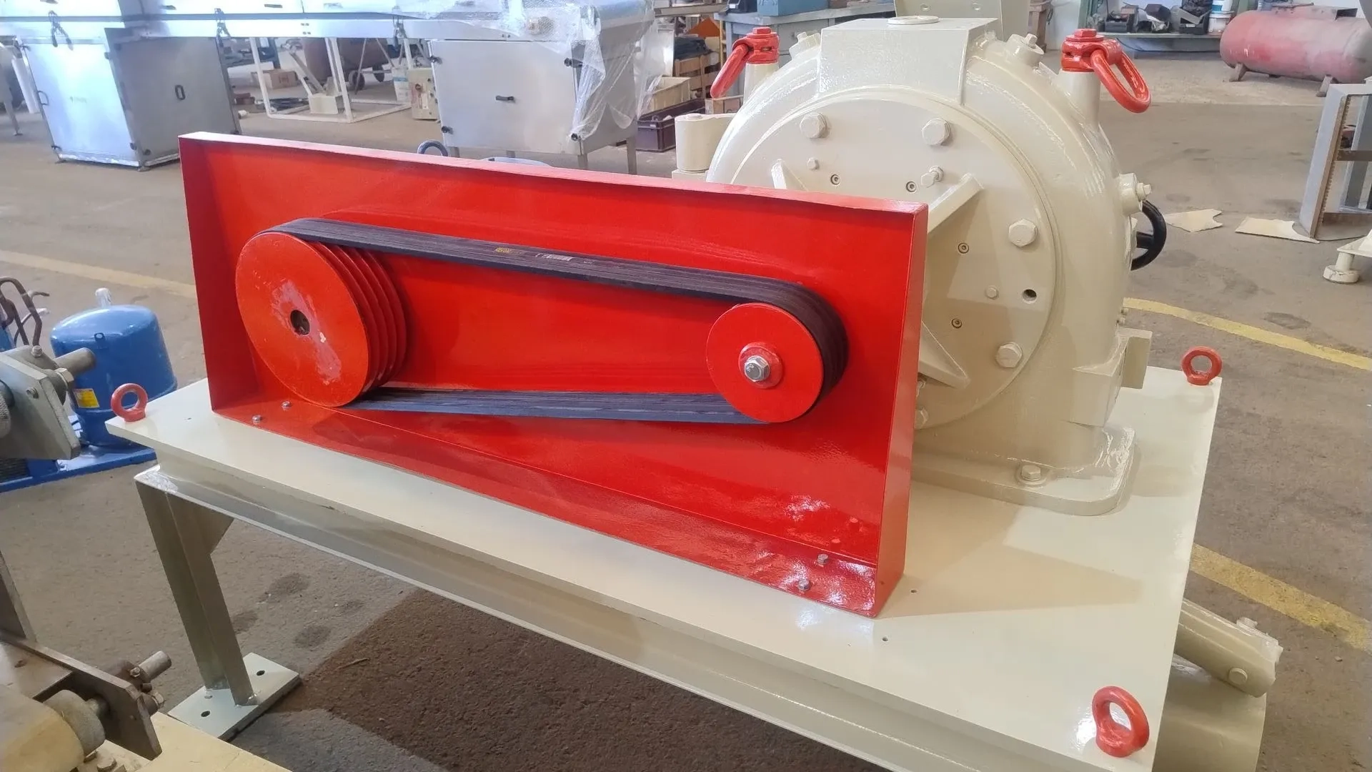 moin-universu-rot-de-pin-300-kg-netzch-condux-cum300