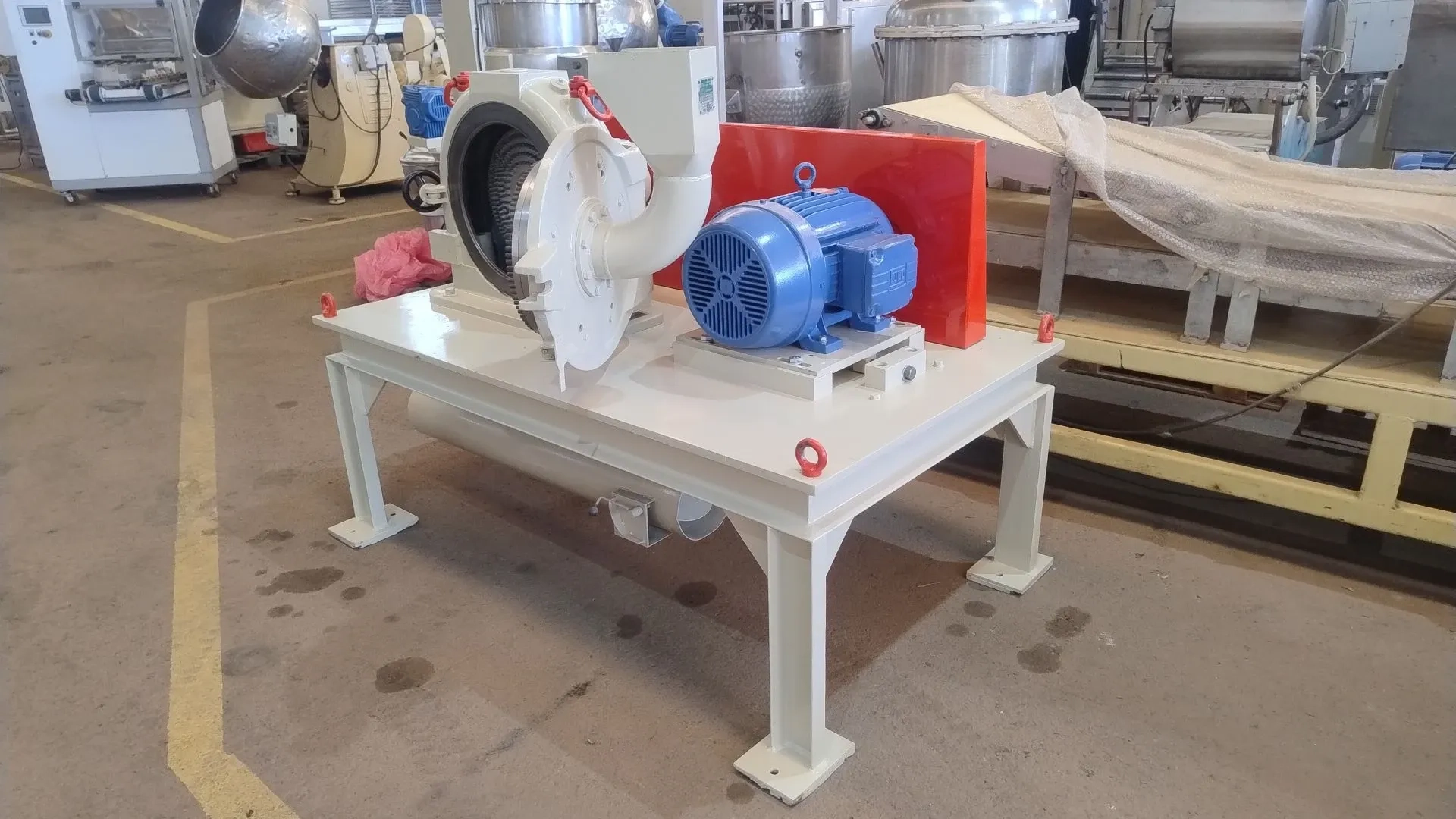 moin-universu-rot-de-pin-300-kg-netzch-condux-cum300