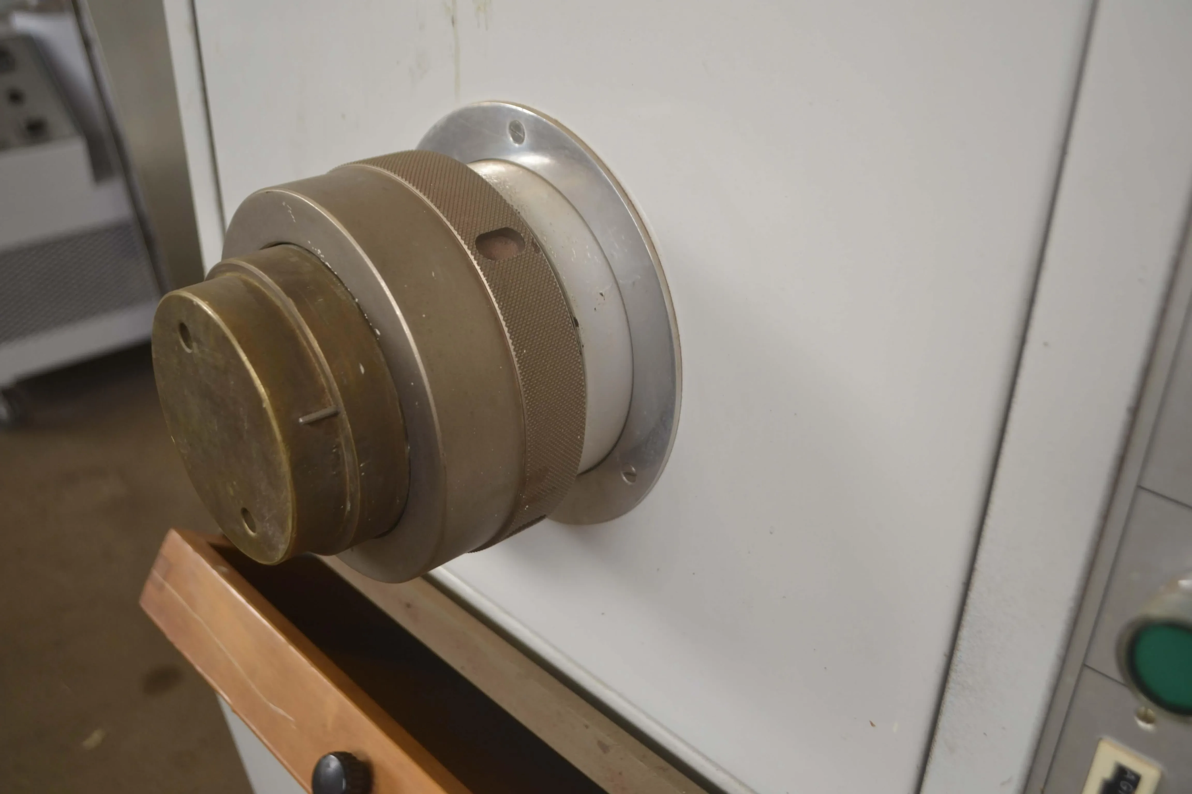 masseira-esfolhadeira-e-extrusora-capacidade-25-kg-hora-marca-pama-roma