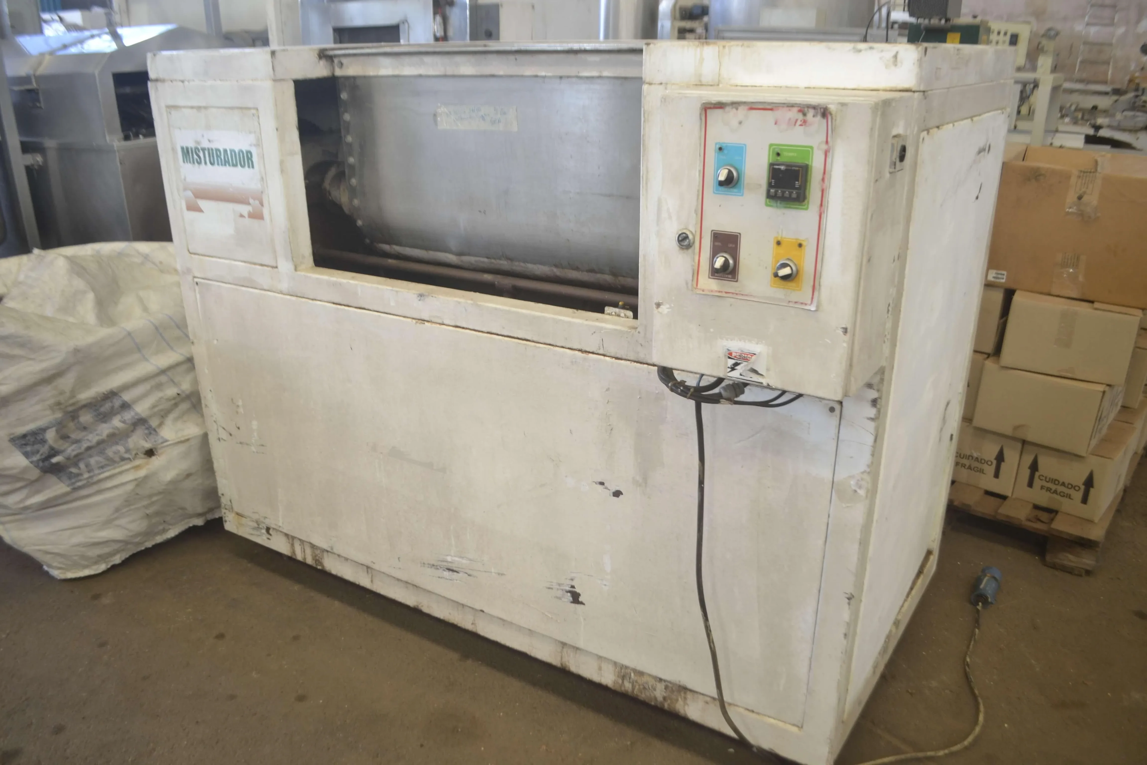 misturador-sigma-cap-200-lts-hebleimar