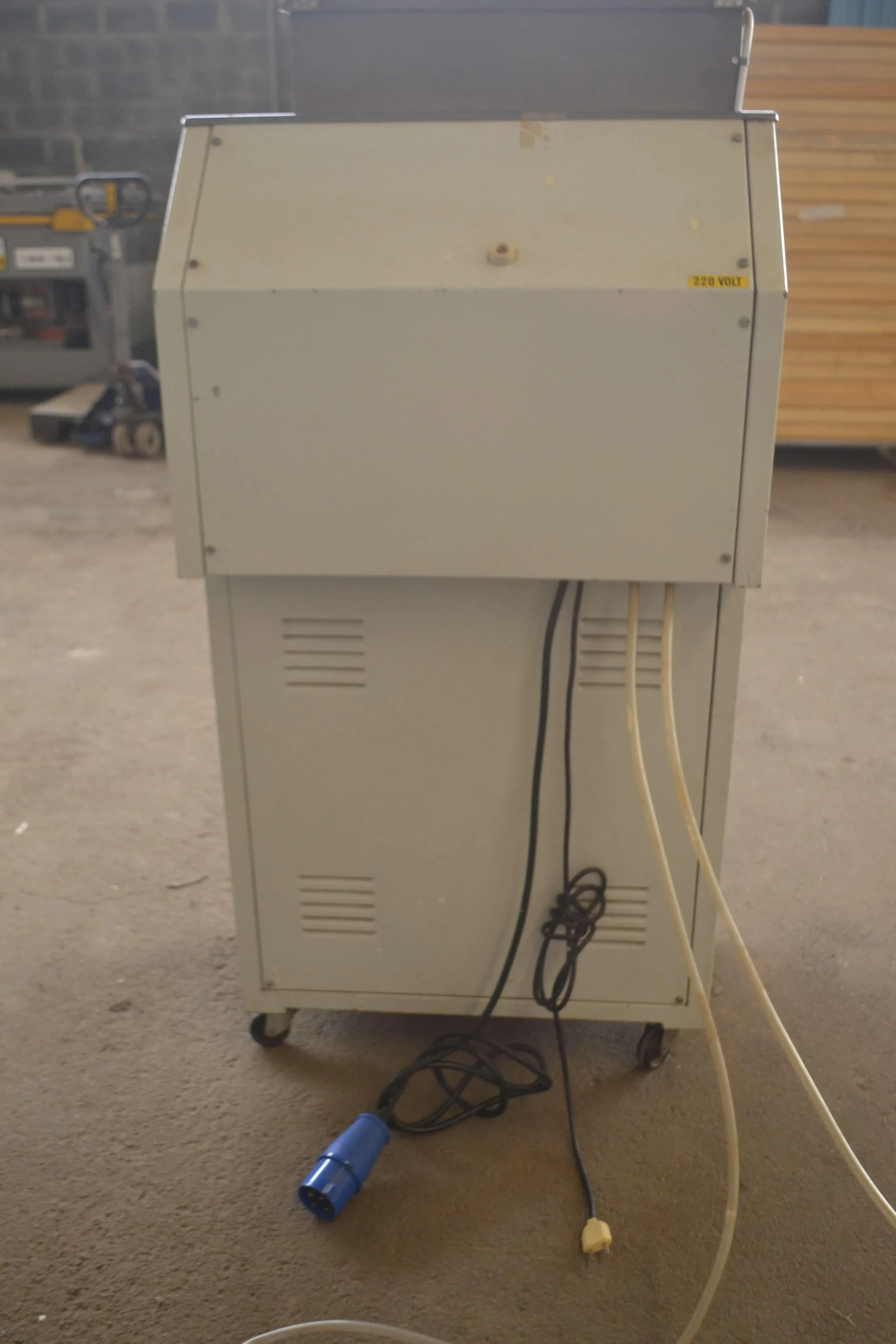 masseira-esfolhadeira-e-extrusora-capacidade-25-kg-hora-marca-pama-roma