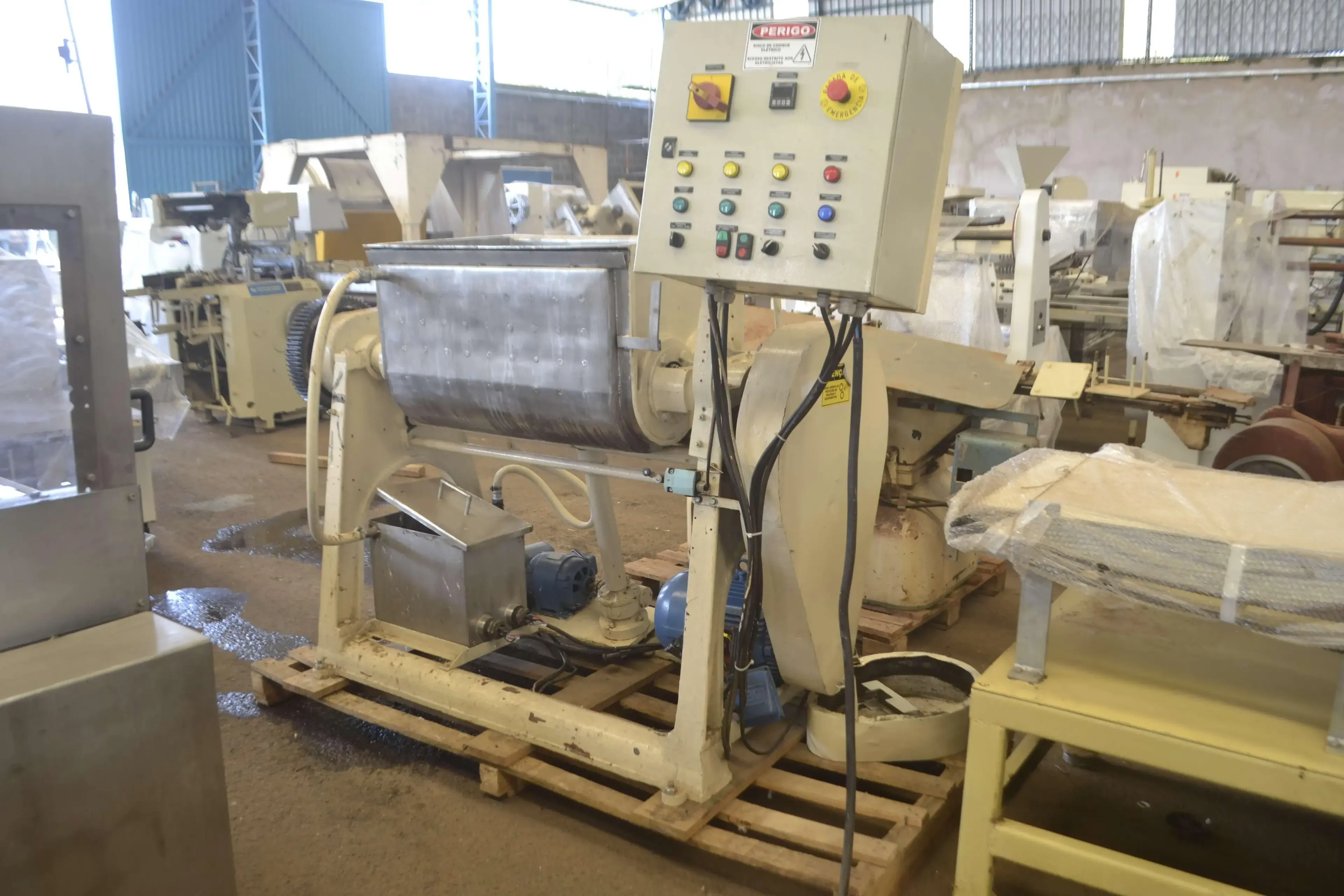 MISTURADOR SIGMA ENCAMISADO CAPACIDADE 200 LITROS