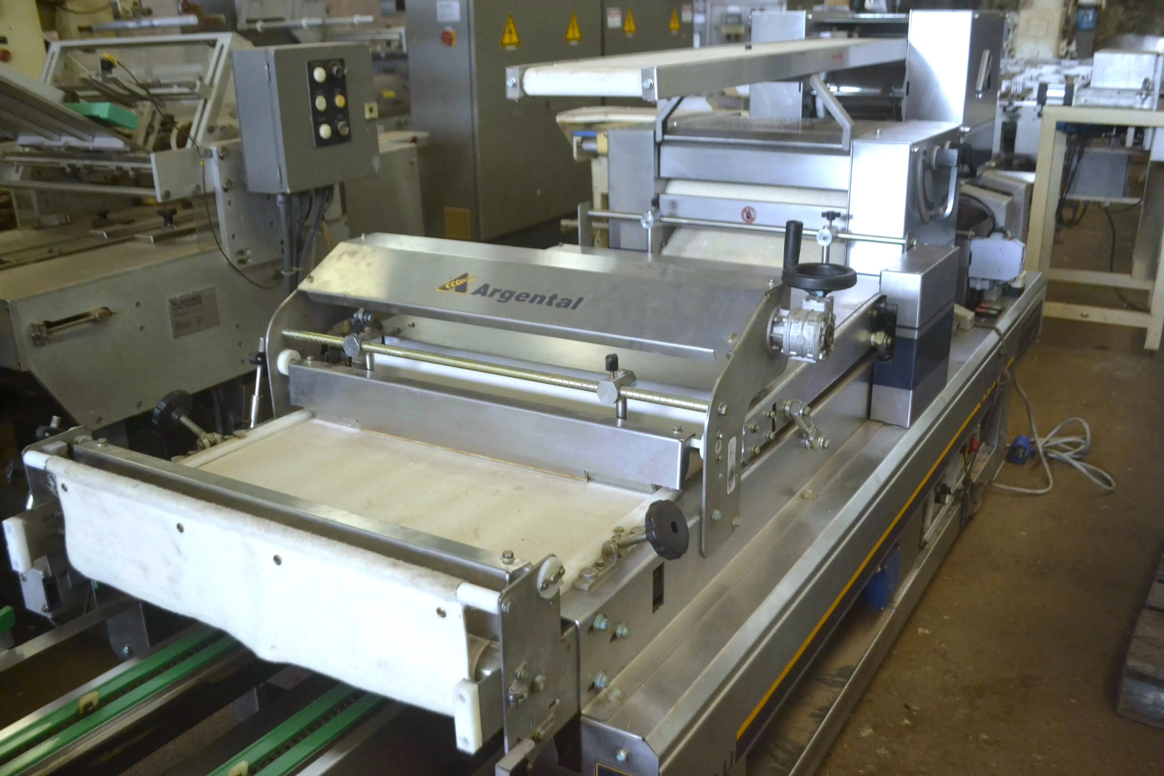 moldadora-para-massa-de-pao-grupo-automatico-universal-marca-argental