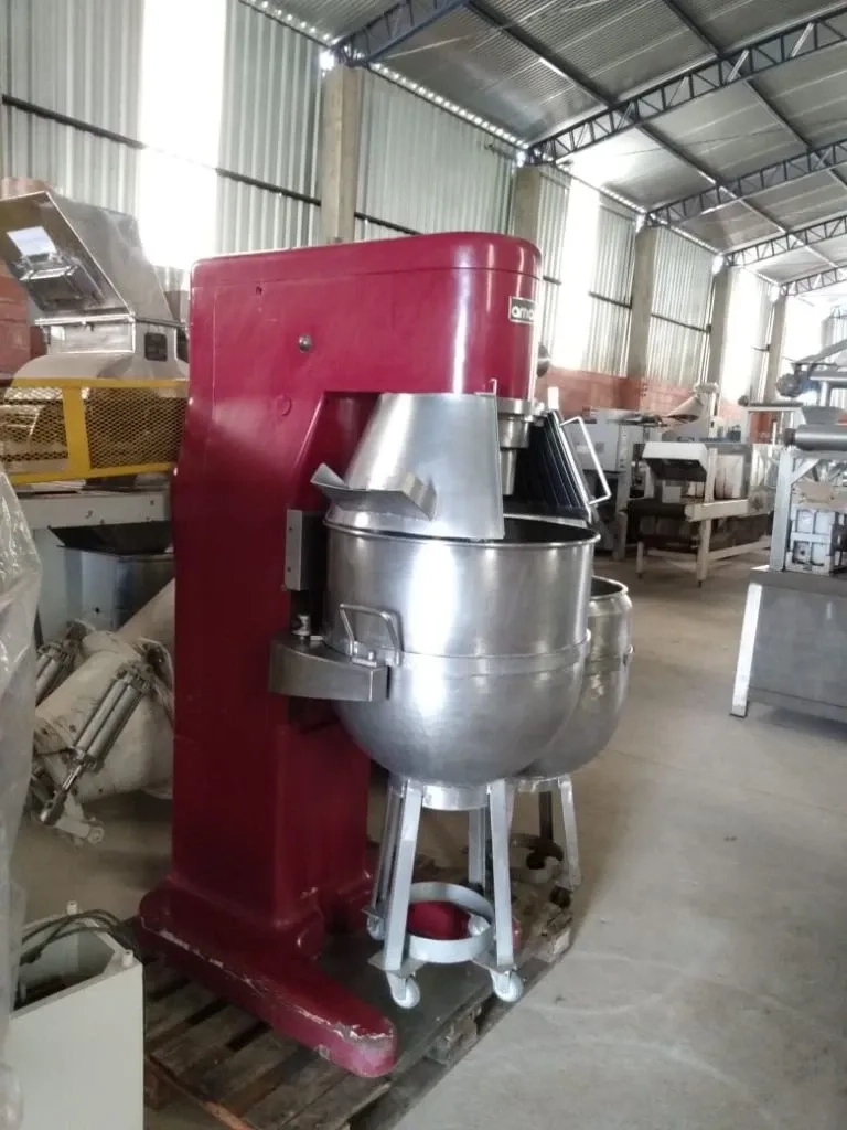 batedeira-planetaria-marca-amadio-modelo-130