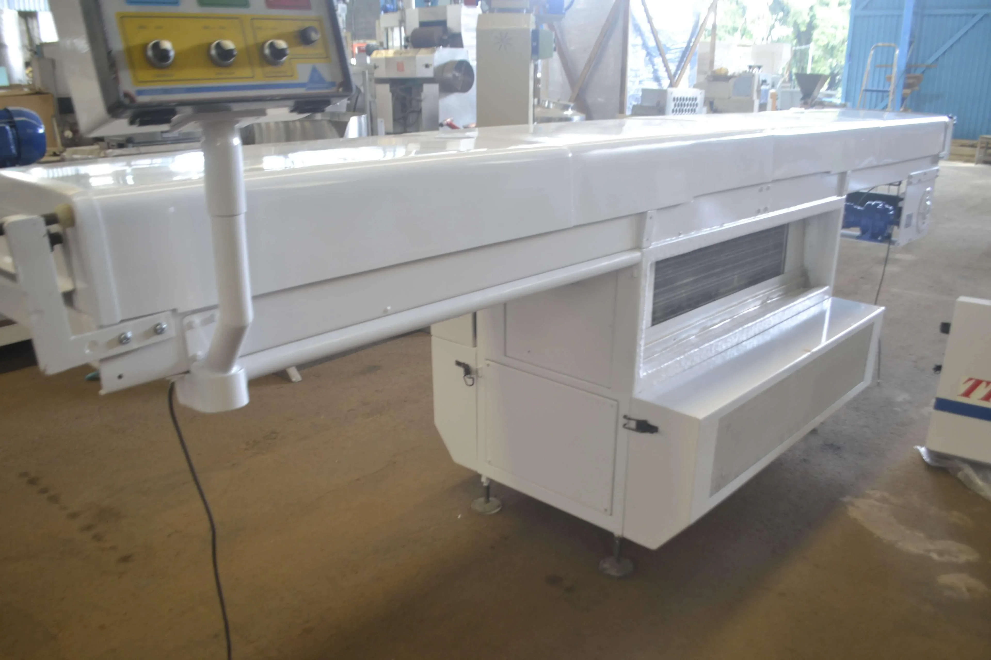 tunel-de-resfriamento-de-chocolate-4-m-x-400-mm-marca-hebleimar