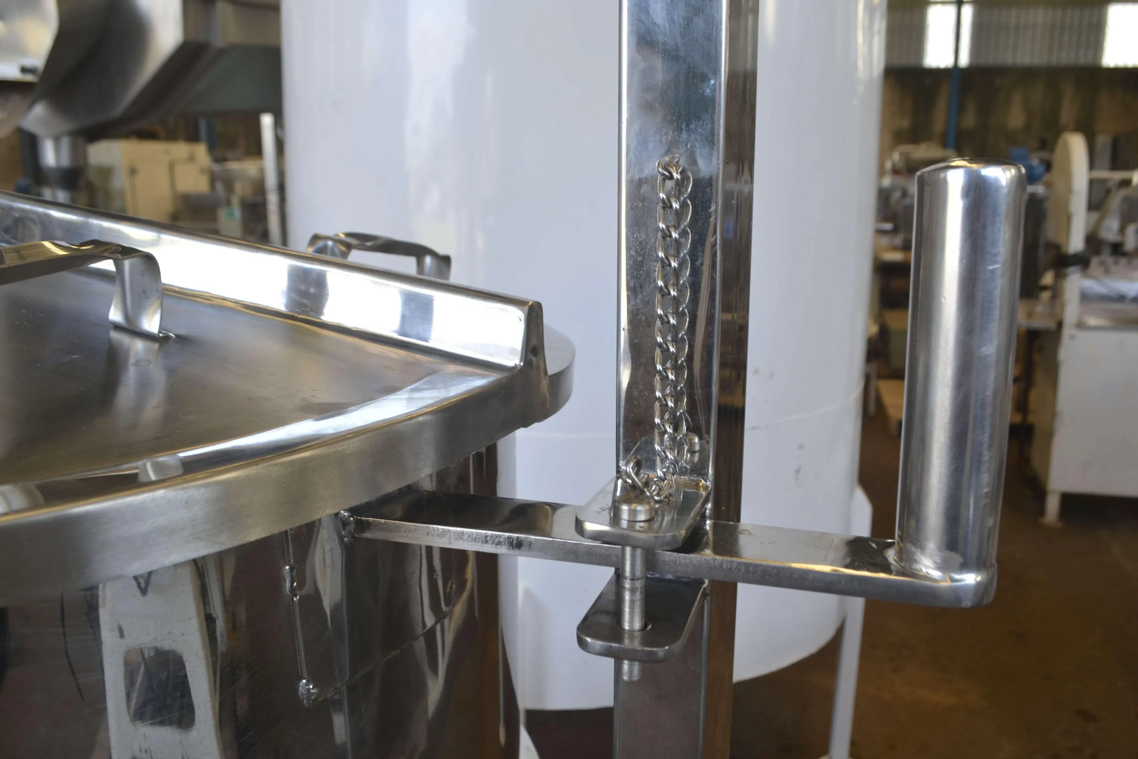 tacho-a-gas-capacidade-200-litros-marca-mundinox