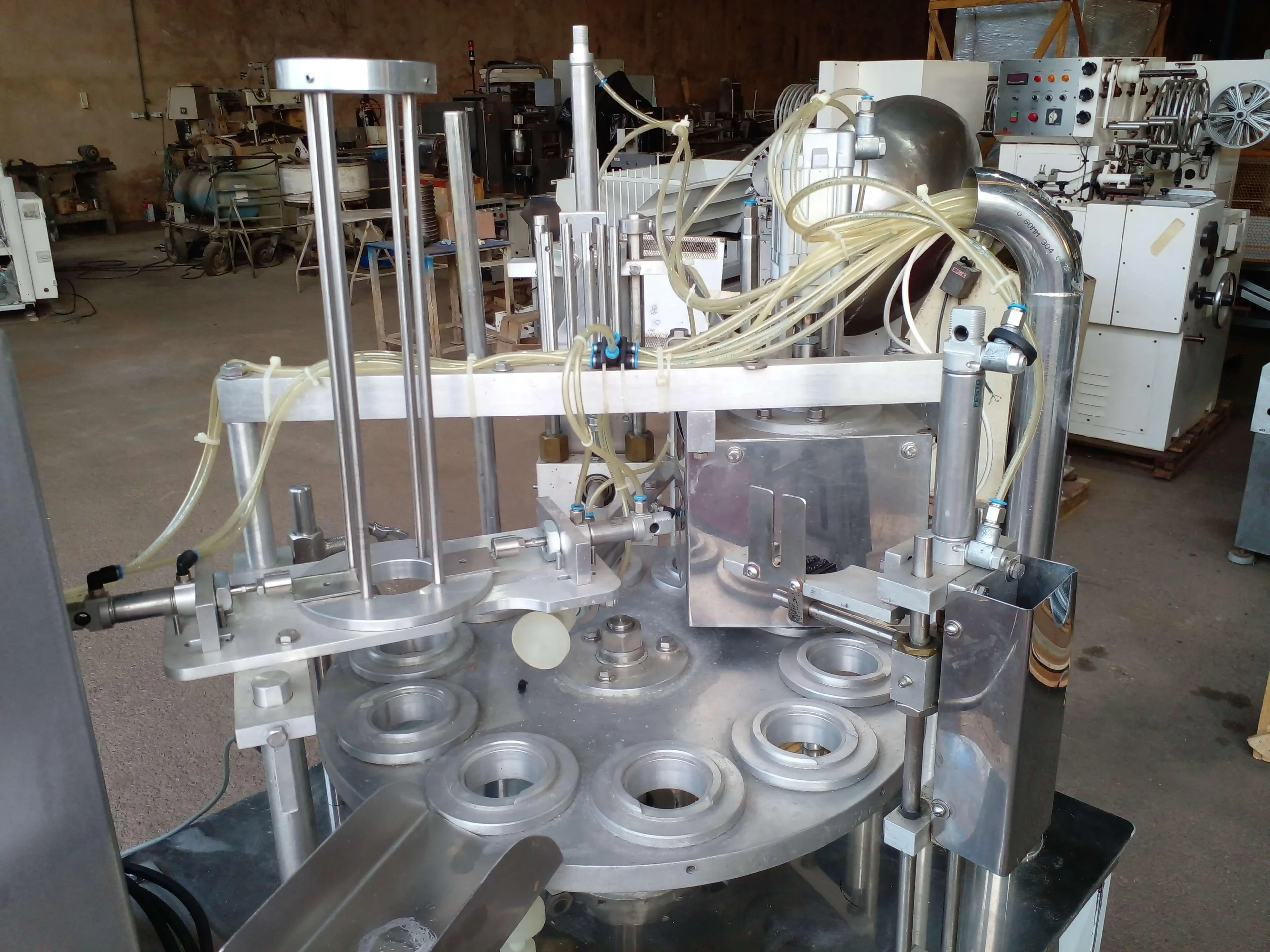 envasadora-semi-automatica-para-potes-marca-mirainox