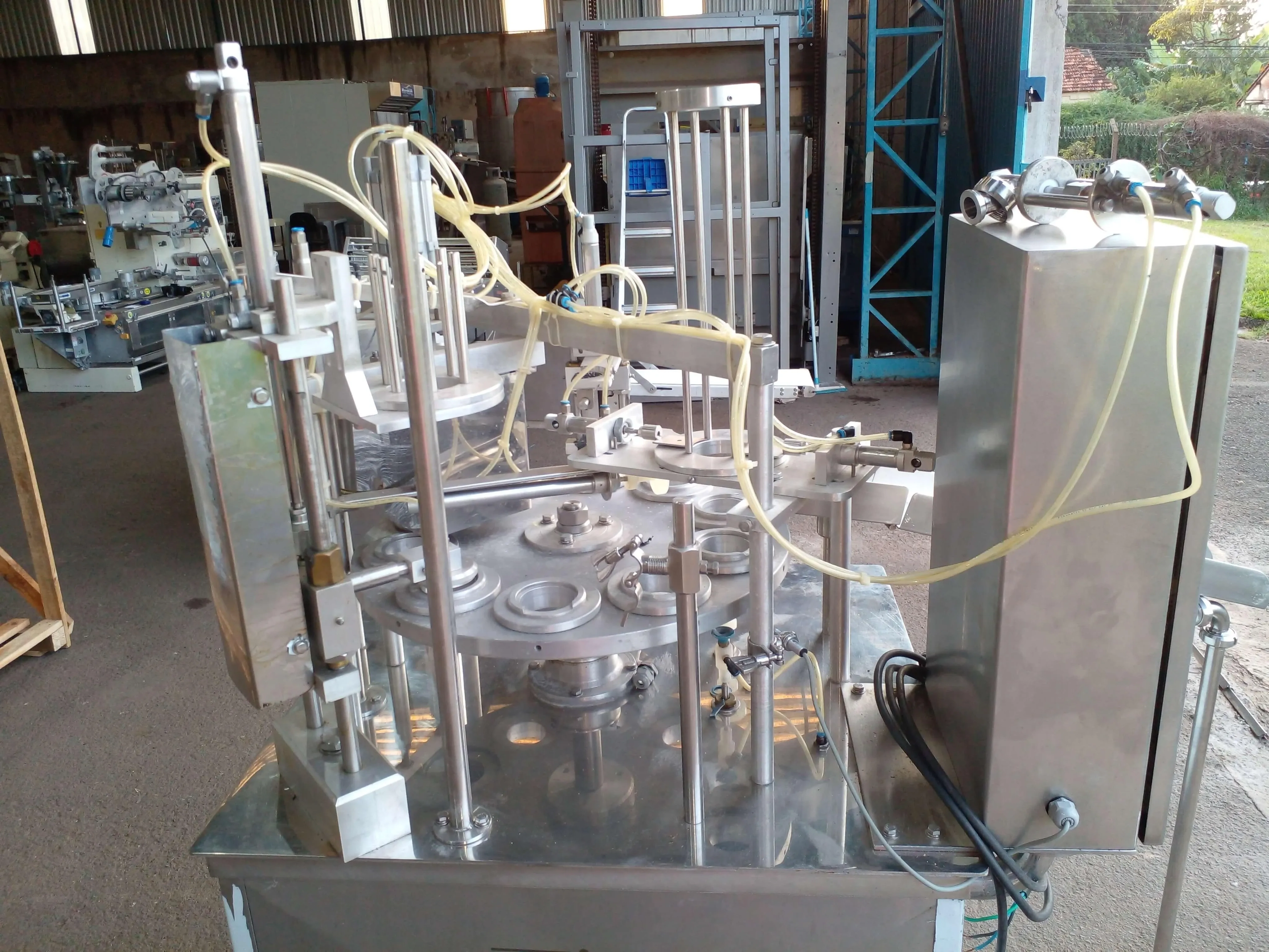 envasadora-semi-automatica-para-potes-marca-mirainox