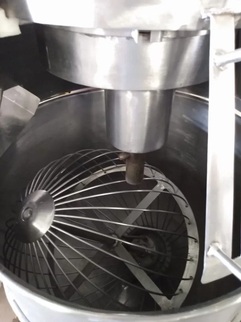 batedeira-planetaria-marca-amadio-modelo-130