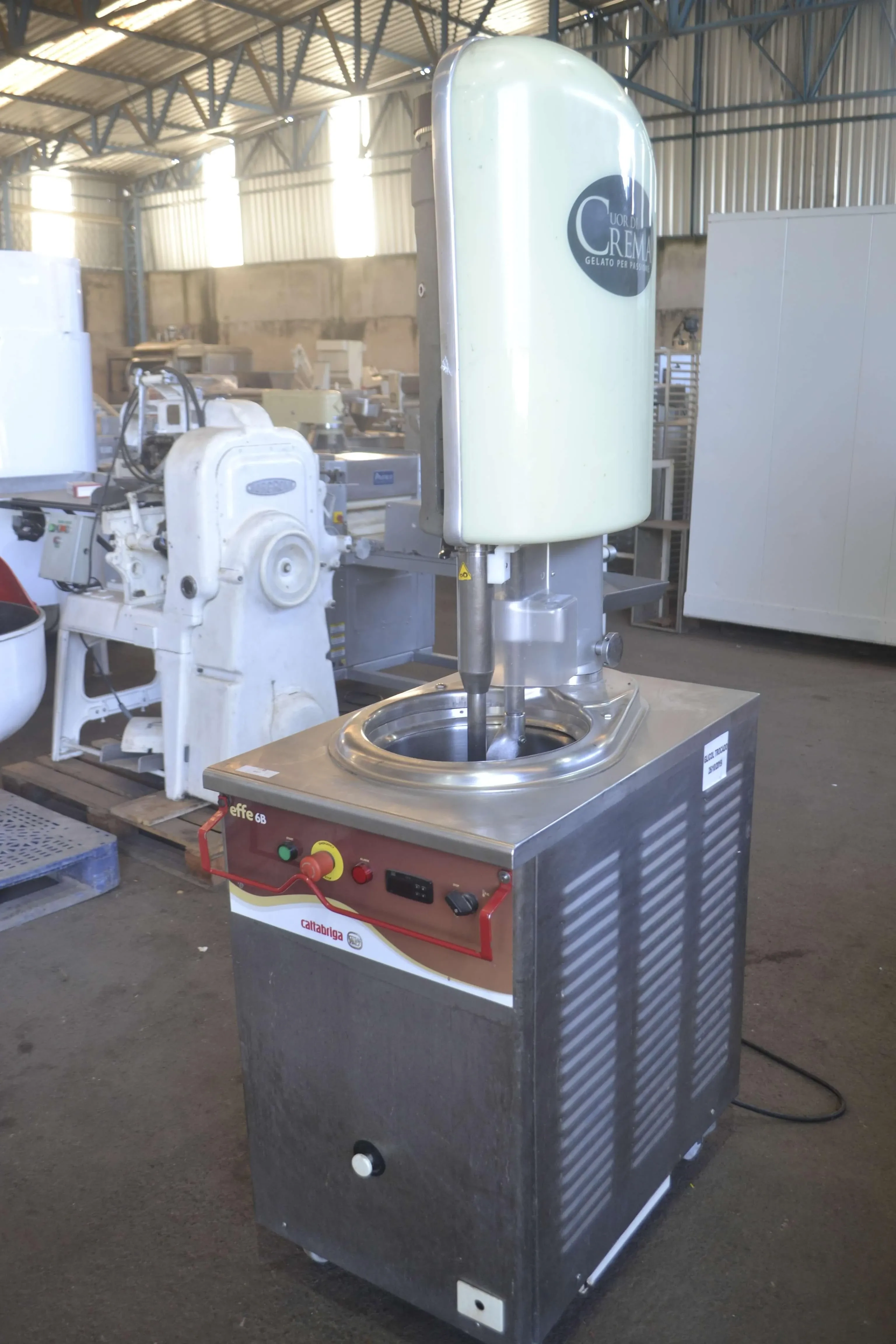 produtora-de-sorvete-vertical-marca-cattabriga