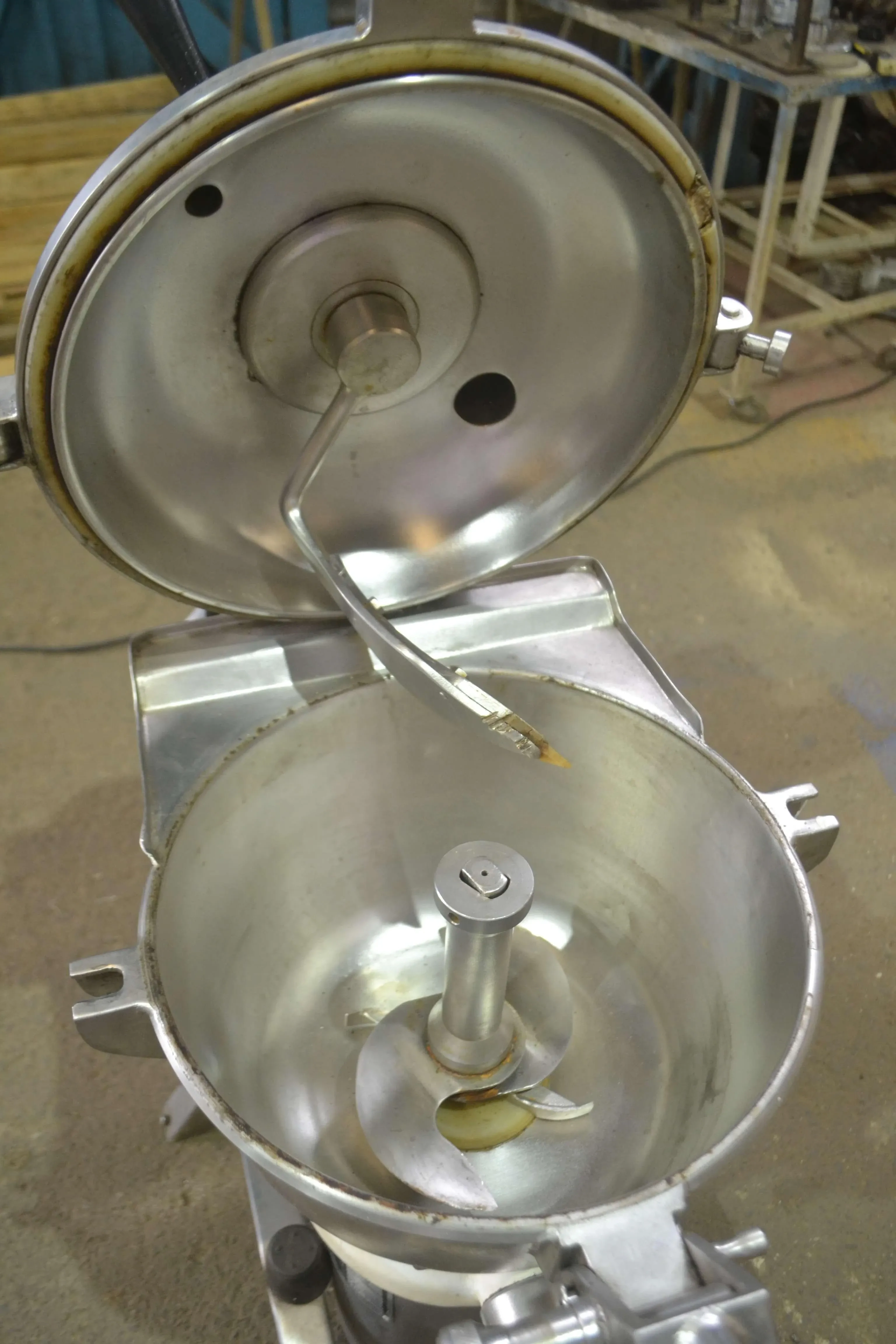 processador-universal-cutter-capacidade-12-litros-marca-geiger